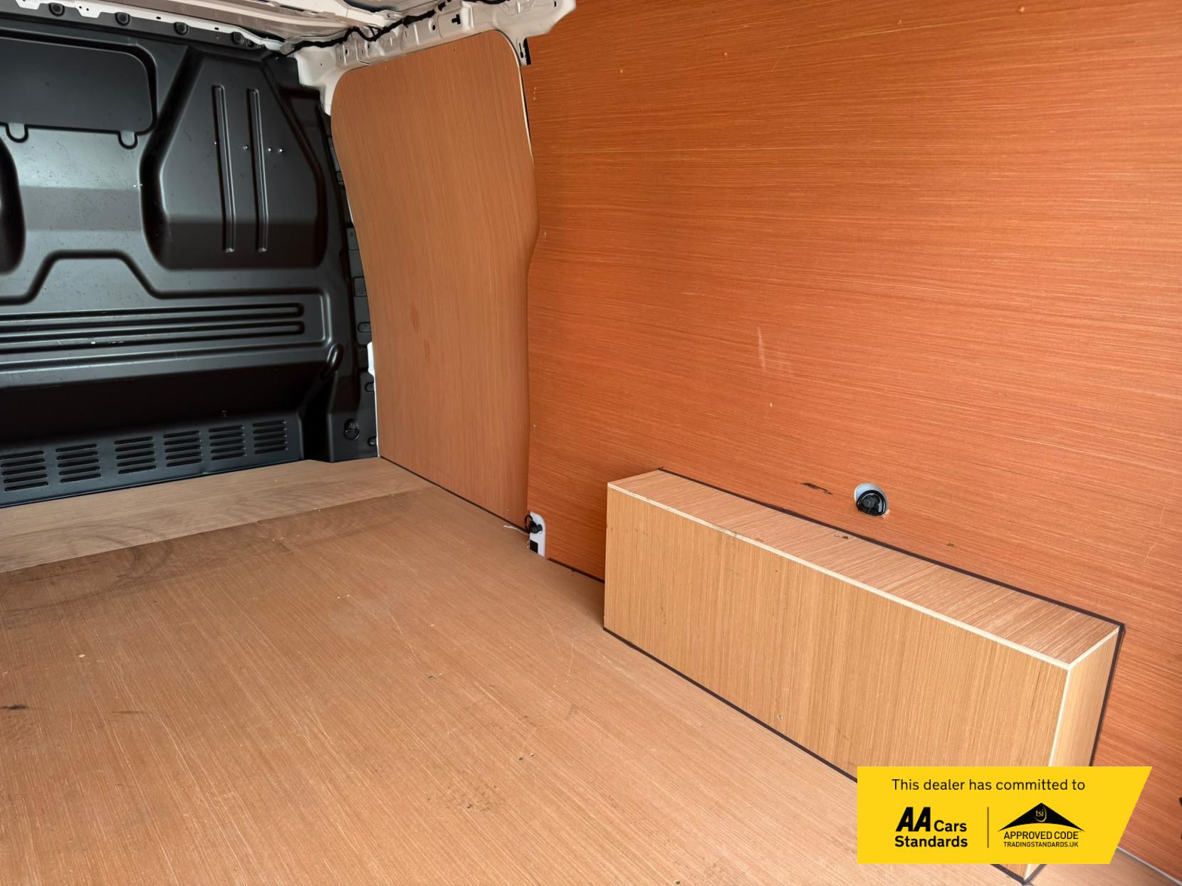 2024 Ford Transit Custom 2.0 300 EcoBlue Trend Panel Van 5dr Diesel Manual L2 H1 Euro 6 (s/s) (110 ps) - Thumbnail 48