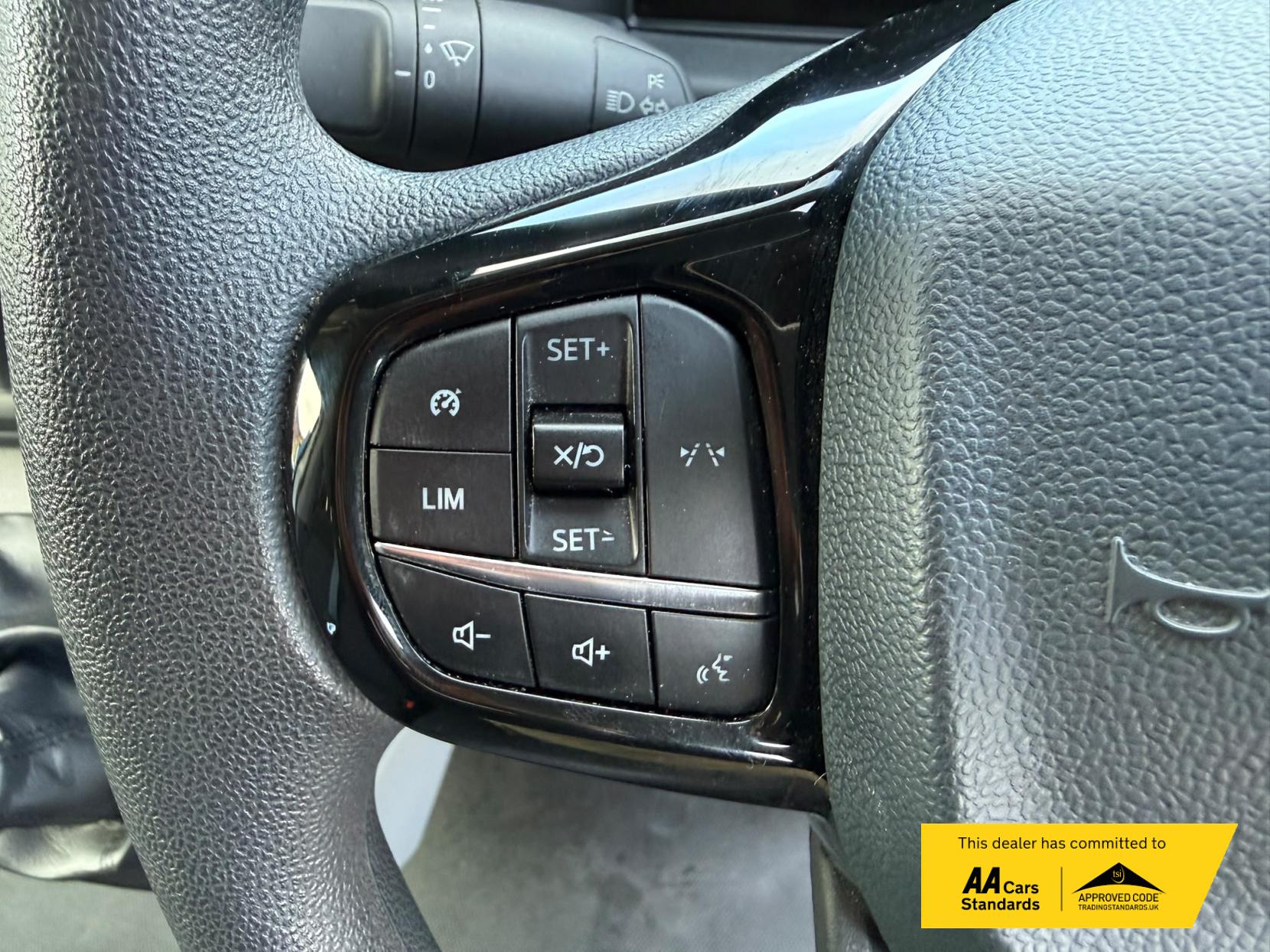 2024 Ford Transit Custom 2.0 300 EcoBlue Trend Panel Van 5dr Diesel Manual L2 H1 Euro 6 (s/s) (110 ps) - Thumbnail 17