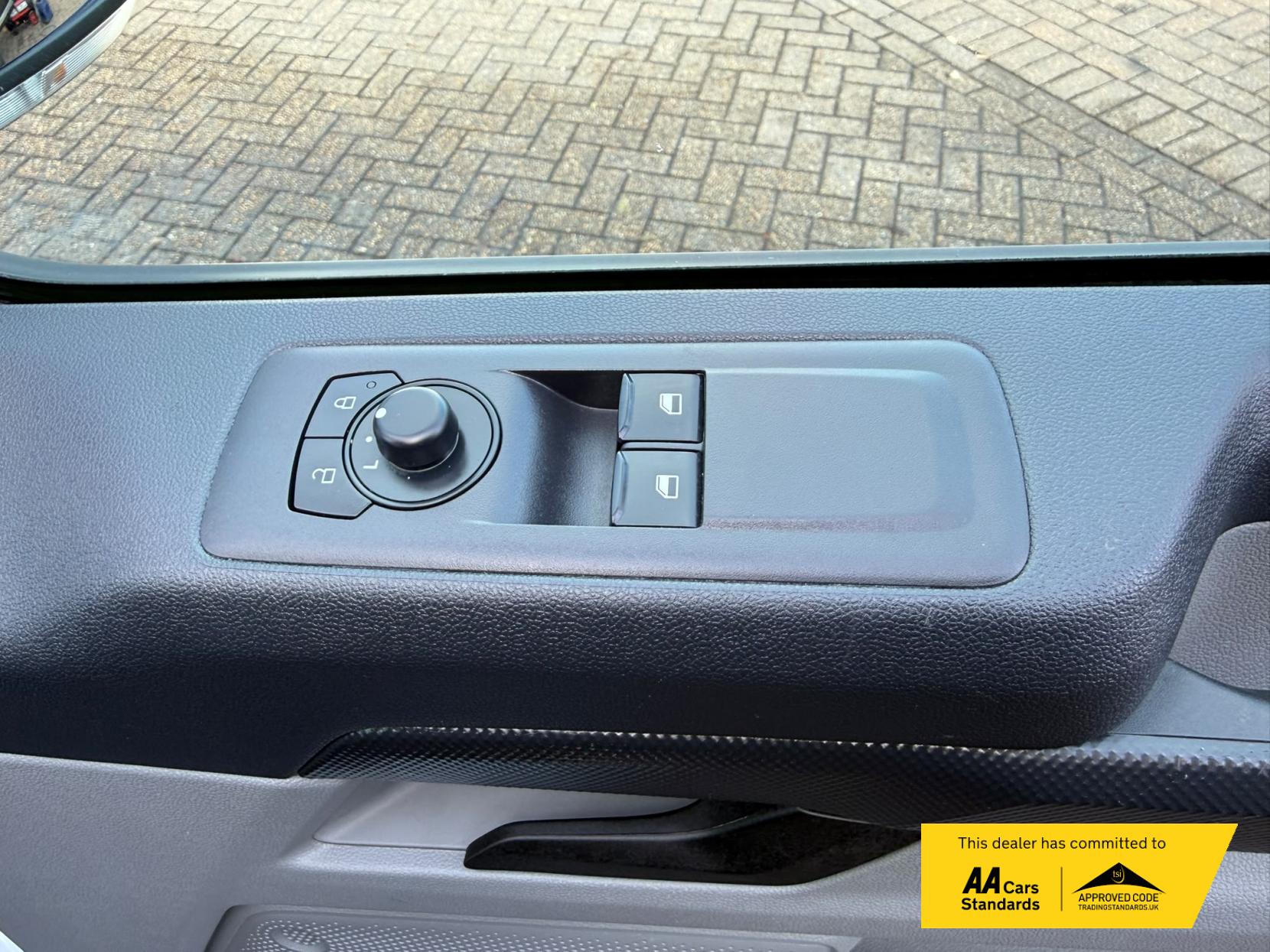 2024 Ford Transit Custom 2.0 300 EcoBlue Trend Panel Van 5dr Diesel Manual L2 H1 Euro 6 (s/s) (110 ps) - Thumbnail 29