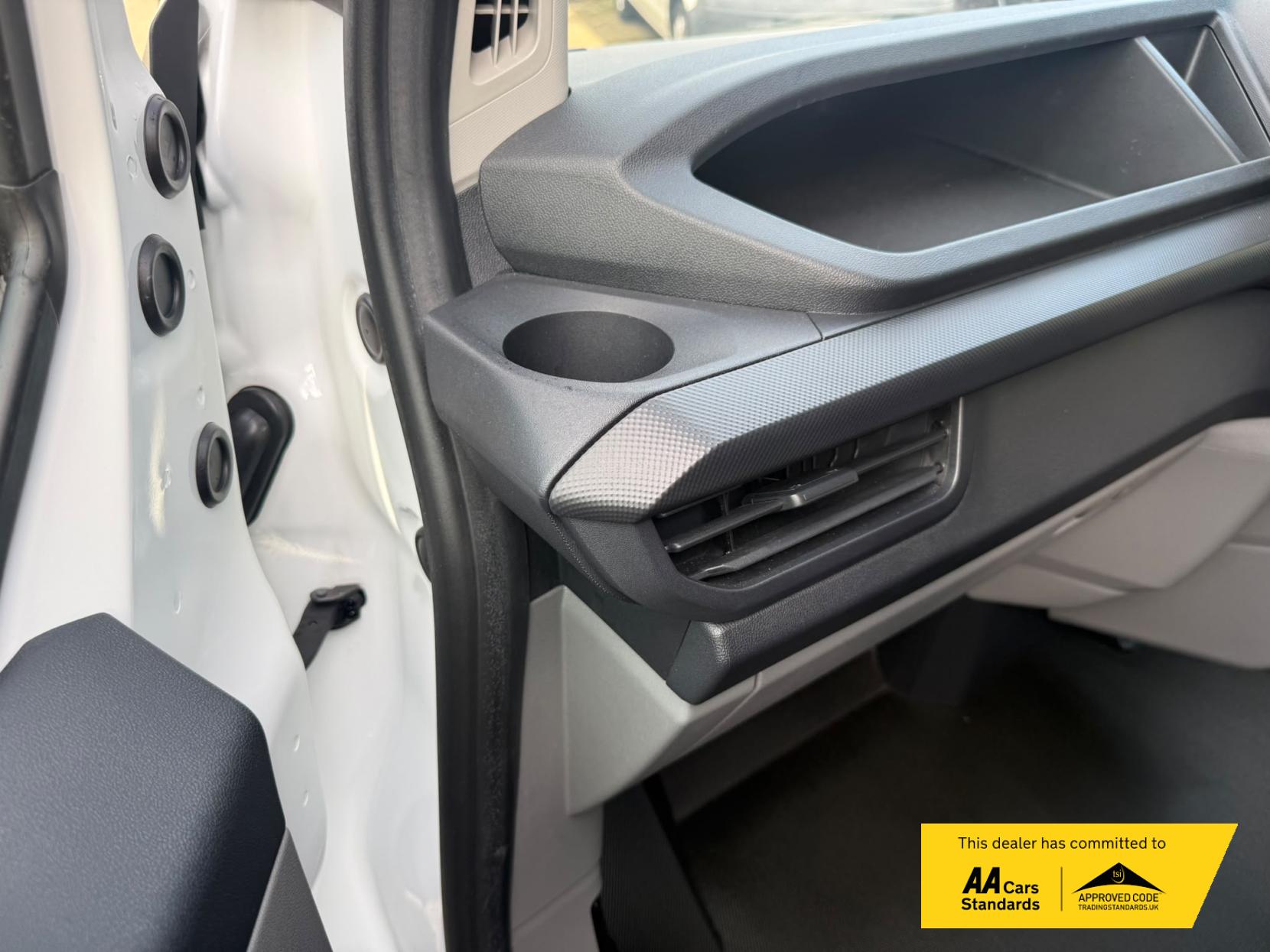 2024 Ford Transit Custom 2.0 300 EcoBlue Trend Panel Van 5dr Diesel Manual L2 H1 Euro 6 (s/s) (110 ps) - Thumbnail 35