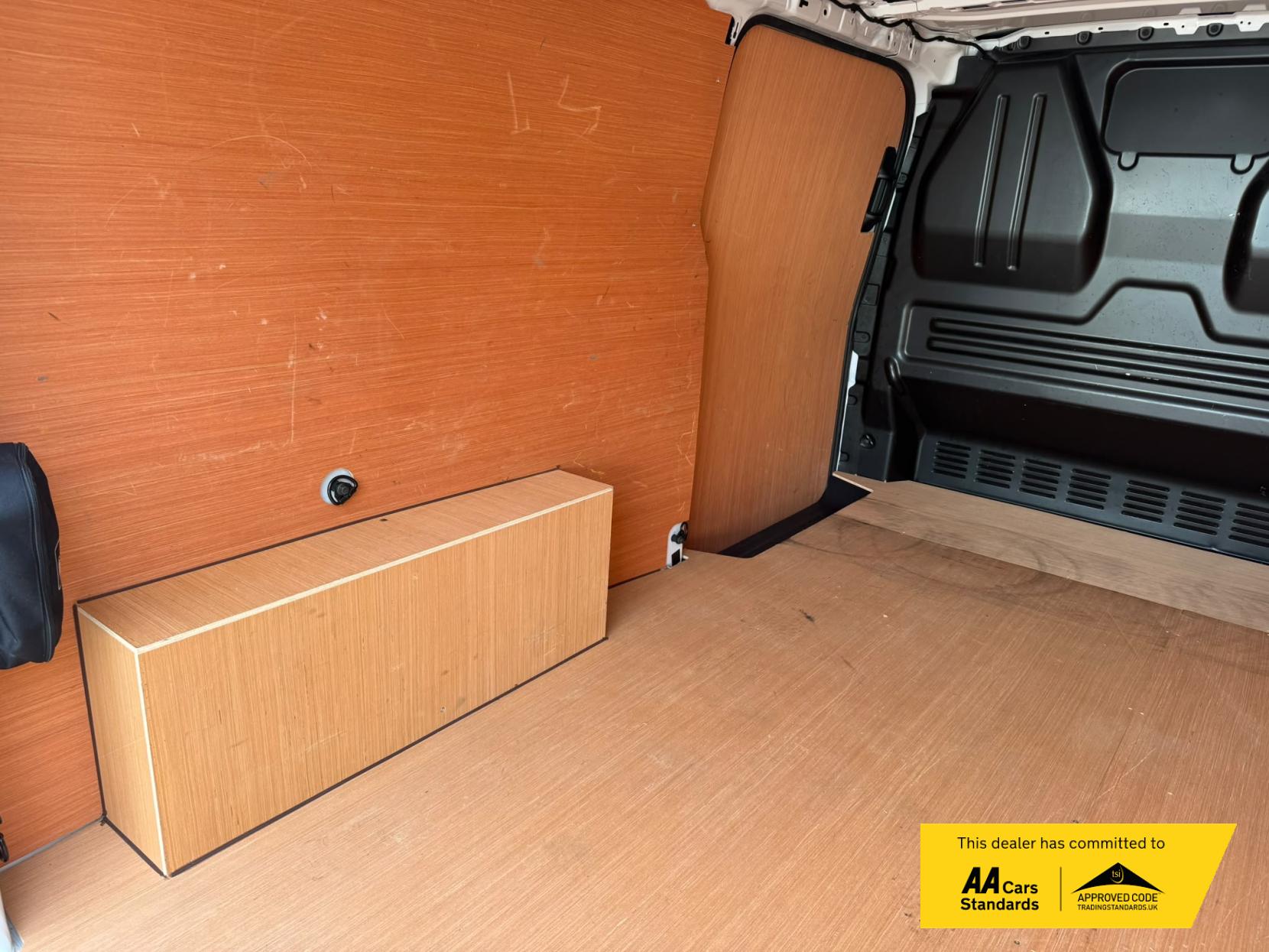 2024 Ford Transit Custom 2.0 300 EcoBlue Trend Panel Van 5dr Diesel Manual L2 H1 Euro 6 (s/s) (110 ps) - Thumbnail 47