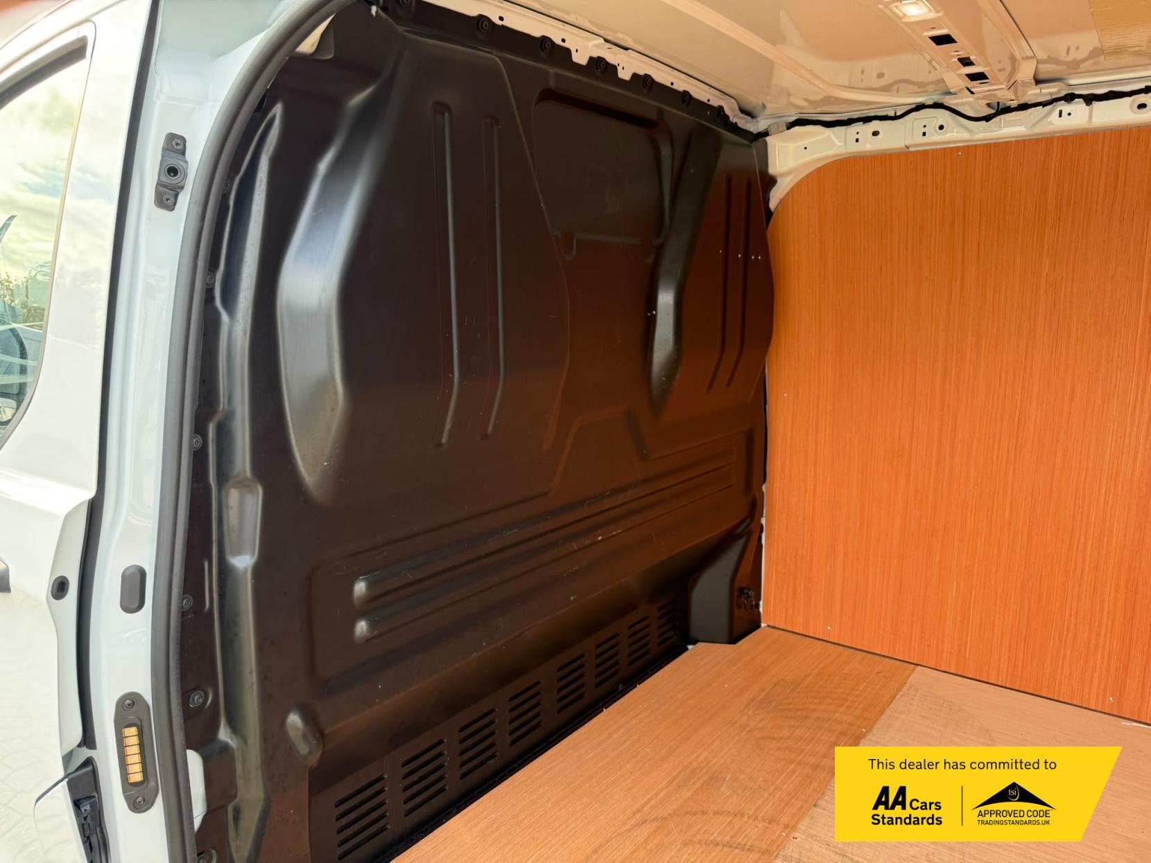 2024 Ford Transit Custom 2.0 300 EcoBlue Trend Panel Van 5dr Diesel Manual L2 H1 Euro 6 (s/s) (110 ps) - Thumbnail 49