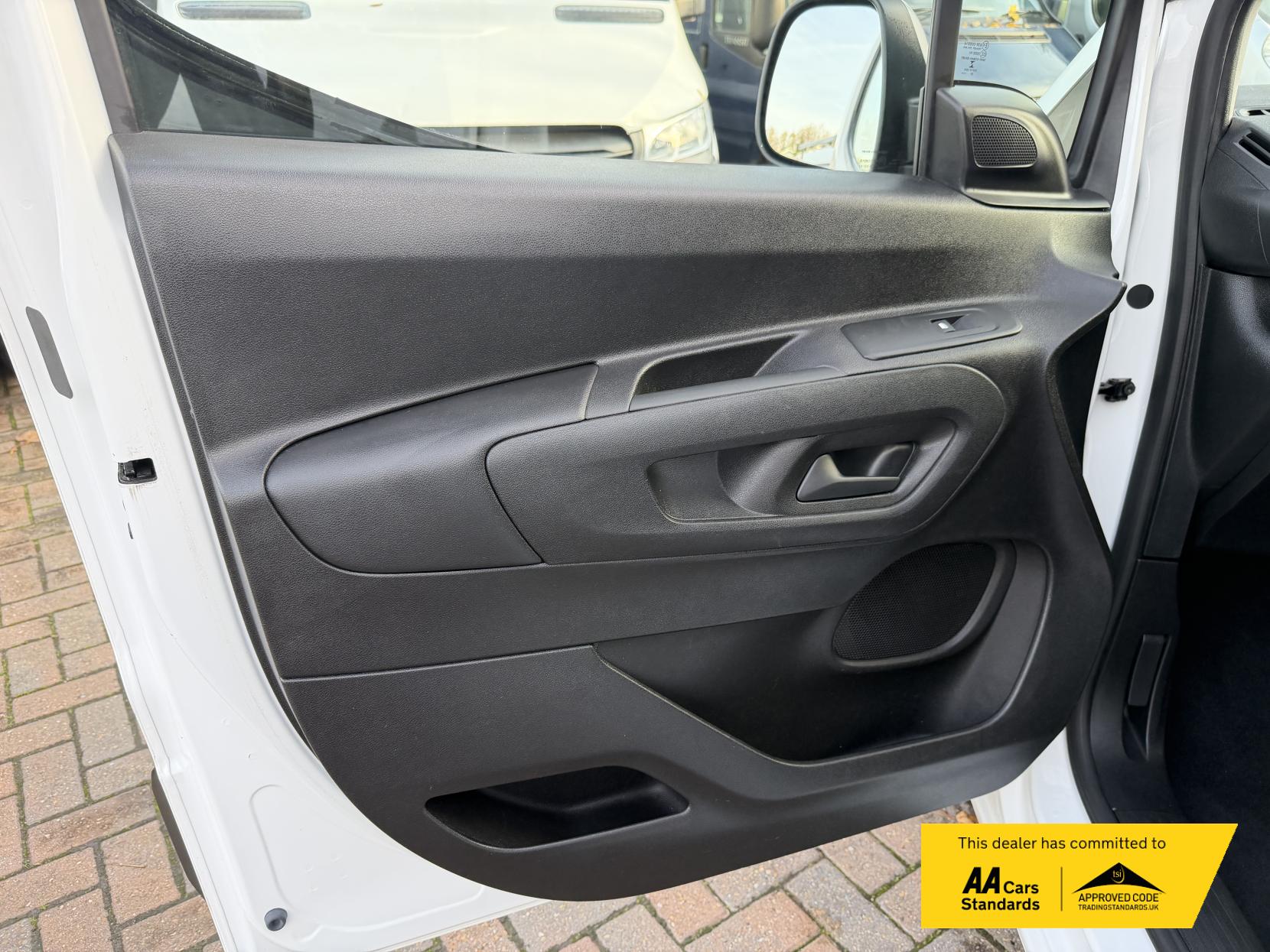 Vauxhall Combo 1.5 Turbo D 2300 Sportive Panel Van 4dr Diesel Manual L2 H1 Euro 6 (s/s) (100 ps)