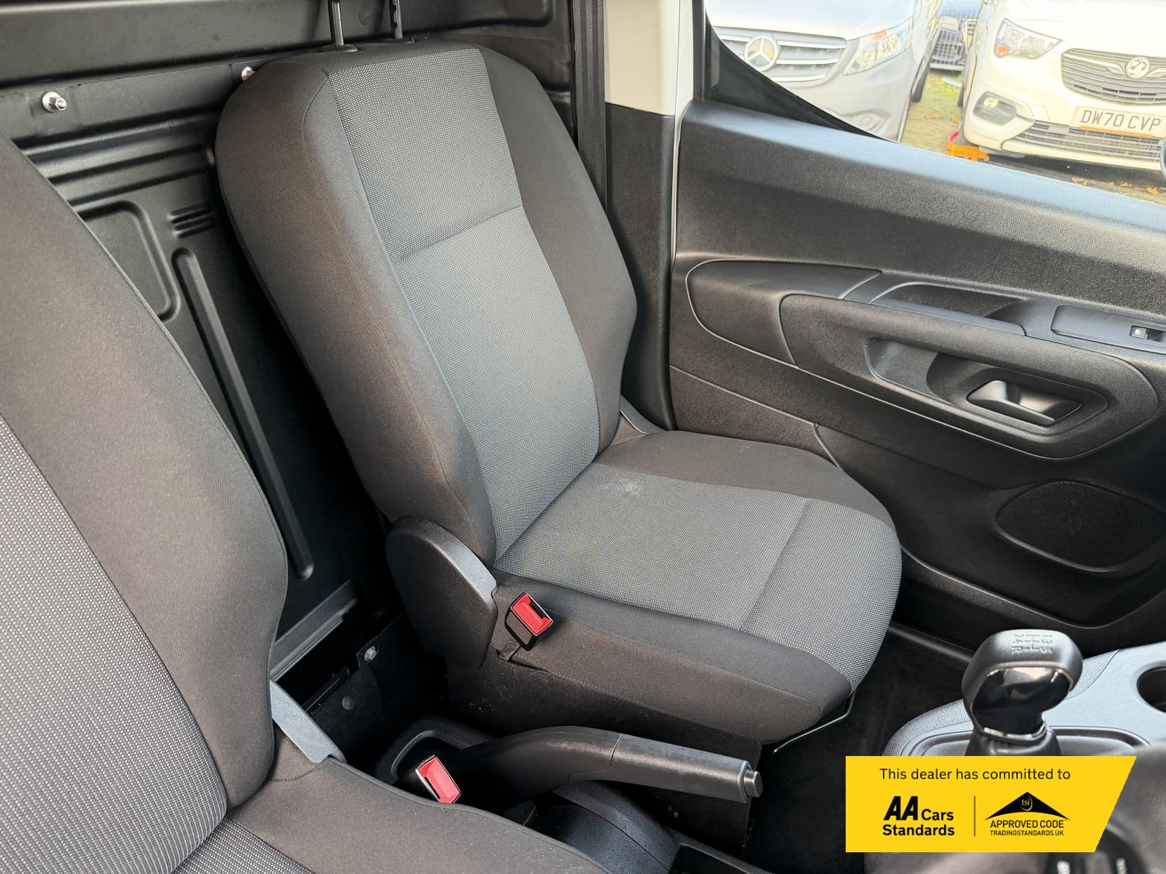 Vauxhall Combo 1.5 Turbo D 2300 Sportive Panel Van 4dr Diesel Manual L2 H1 Euro 6 (s/s) (100 ps)