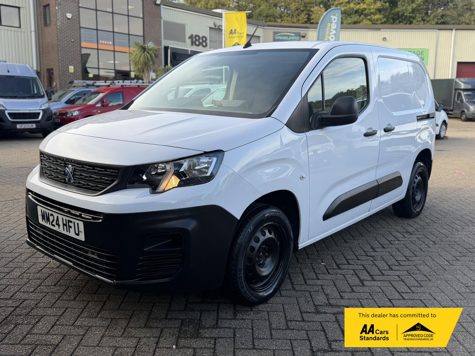 2024 Peugeot Partner 1.5 BlueHDi 1000 Professional Premium + Standard Panel Van 5dr Diesel Manual SWB Euro 6 (s/s) (100 bhp) - Thumbnail 2