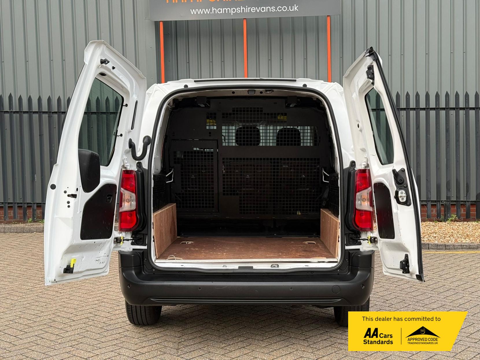2022 Peugeot Partner 1.5 BlueHDi 850 Professional Long Crew Van Double Cab 6dr Diesel Manual LWB Euro 6 (100 bhp) - Thumbnail 56
