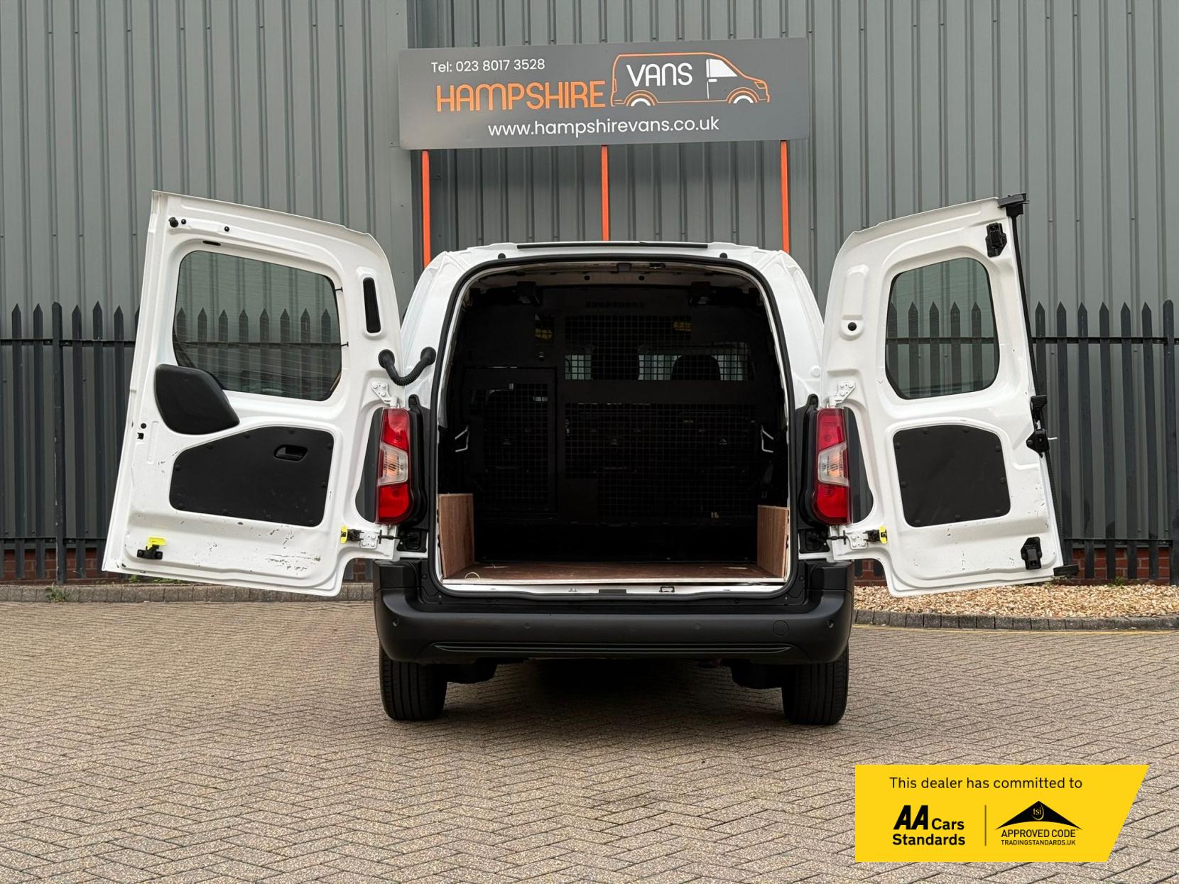 2022 Peugeot Partner 1.5 BlueHDi 850 Professional Long Crew Van Double Cab 6dr Diesel Manual LWB Euro 6 (100 bhp) - Thumbnail 55