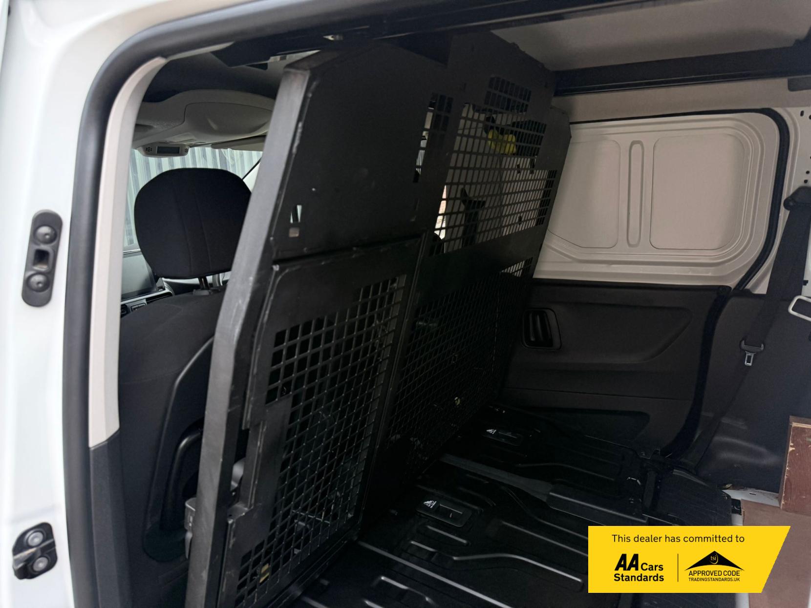 2022 Peugeot Partner 1.5 BlueHDi 850 Professional Long Crew Van Double Cab 6dr Diesel Manual LWB Euro 6 (100 bhp) - Thumbnail 40