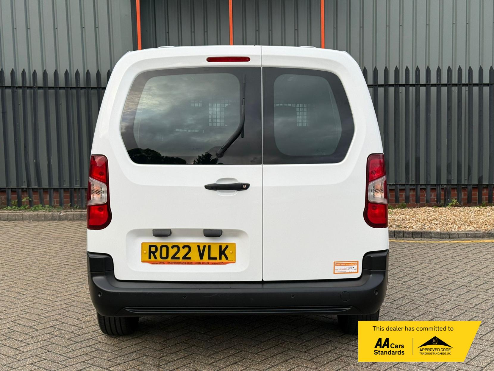 2022 Peugeot Partner 1.5 BlueHDi 850 Professional Long Crew Van Double Cab 6dr Diesel Manual LWB Euro 6 (100 bhp) - Thumbnail 8