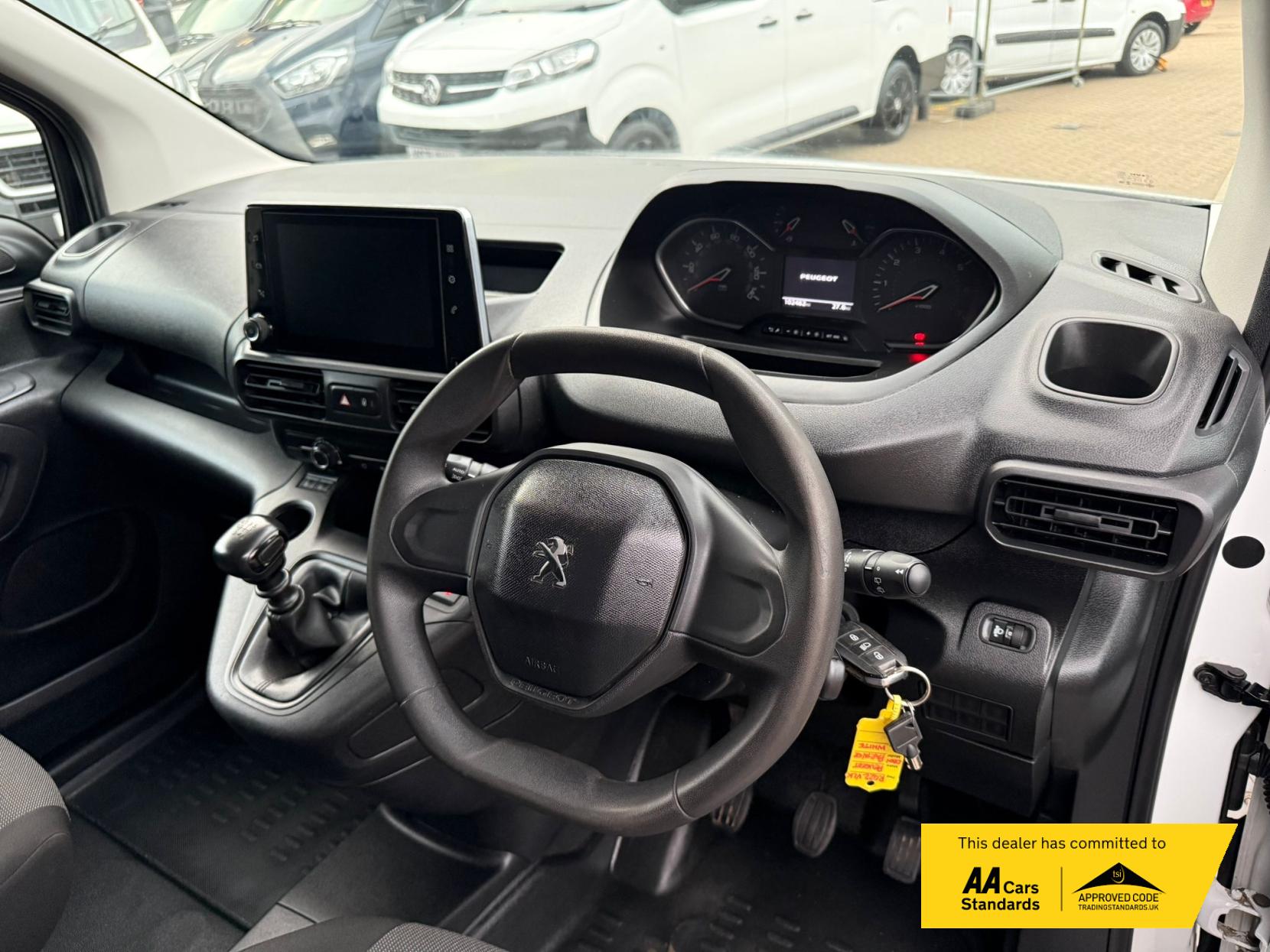 2022 Peugeot Partner 1.5 BlueHDi 850 Professional Long Crew Van Double Cab 6dr Diesel Manual LWB Euro 6 (100 bhp) - Thumbnail 28