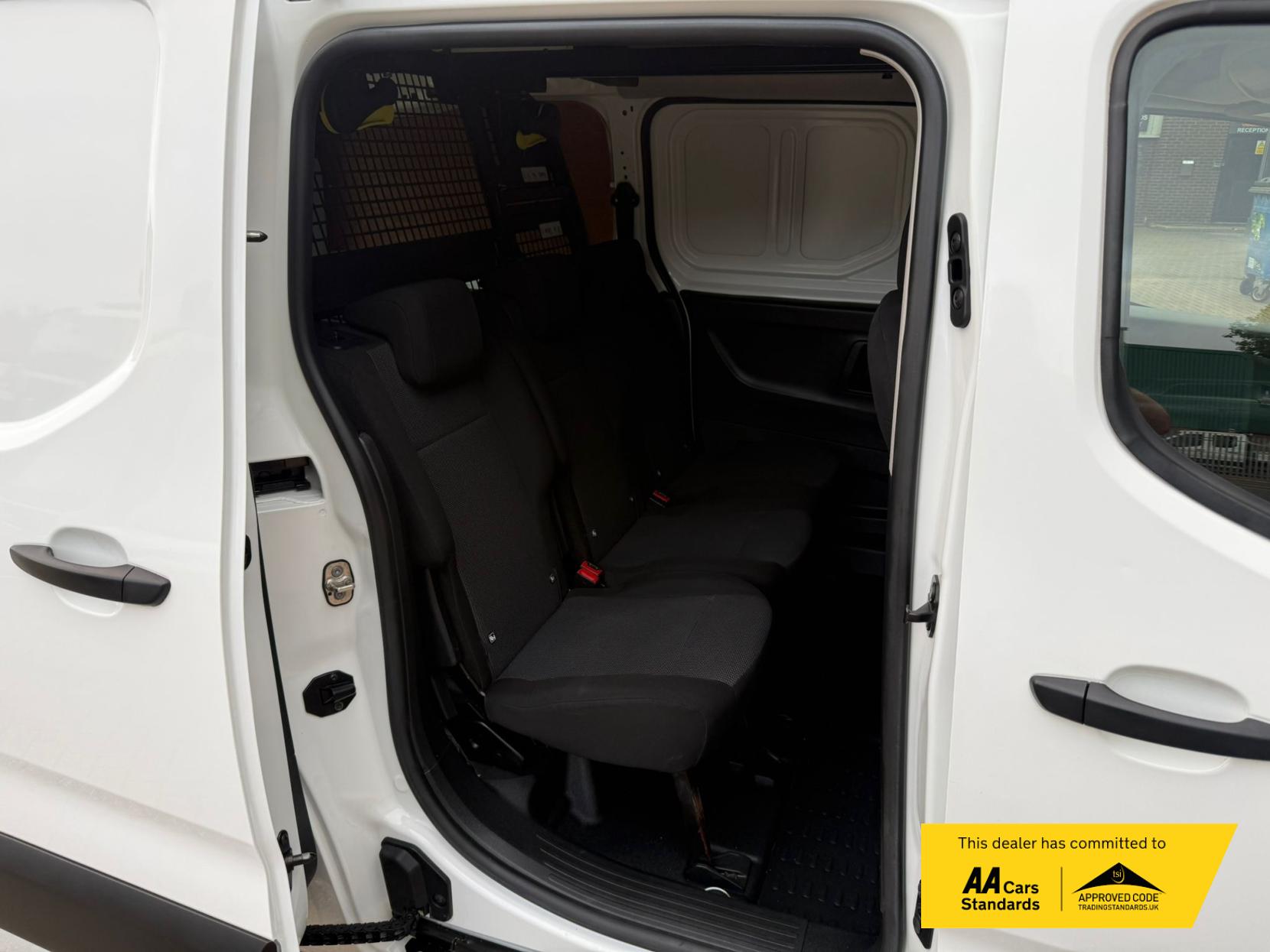 2022 Peugeot Partner 1.5 BlueHDi 850 Professional Long Crew Van Double Cab 6dr Diesel Manual LWB Euro 6 (100 bhp) - Thumbnail 42