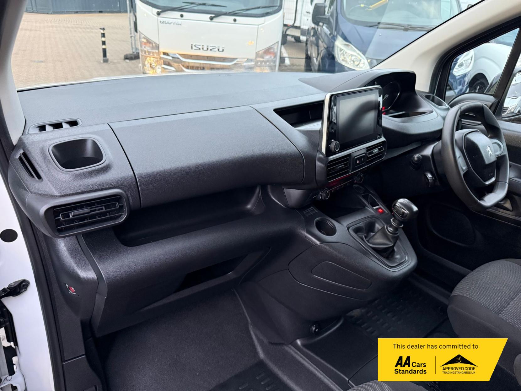2022 Peugeot Partner 1.5 BlueHDi 850 Professional Long Crew Van Double Cab 6dr Diesel Manual LWB Euro 6 (100 bhp) - Thumbnail 37