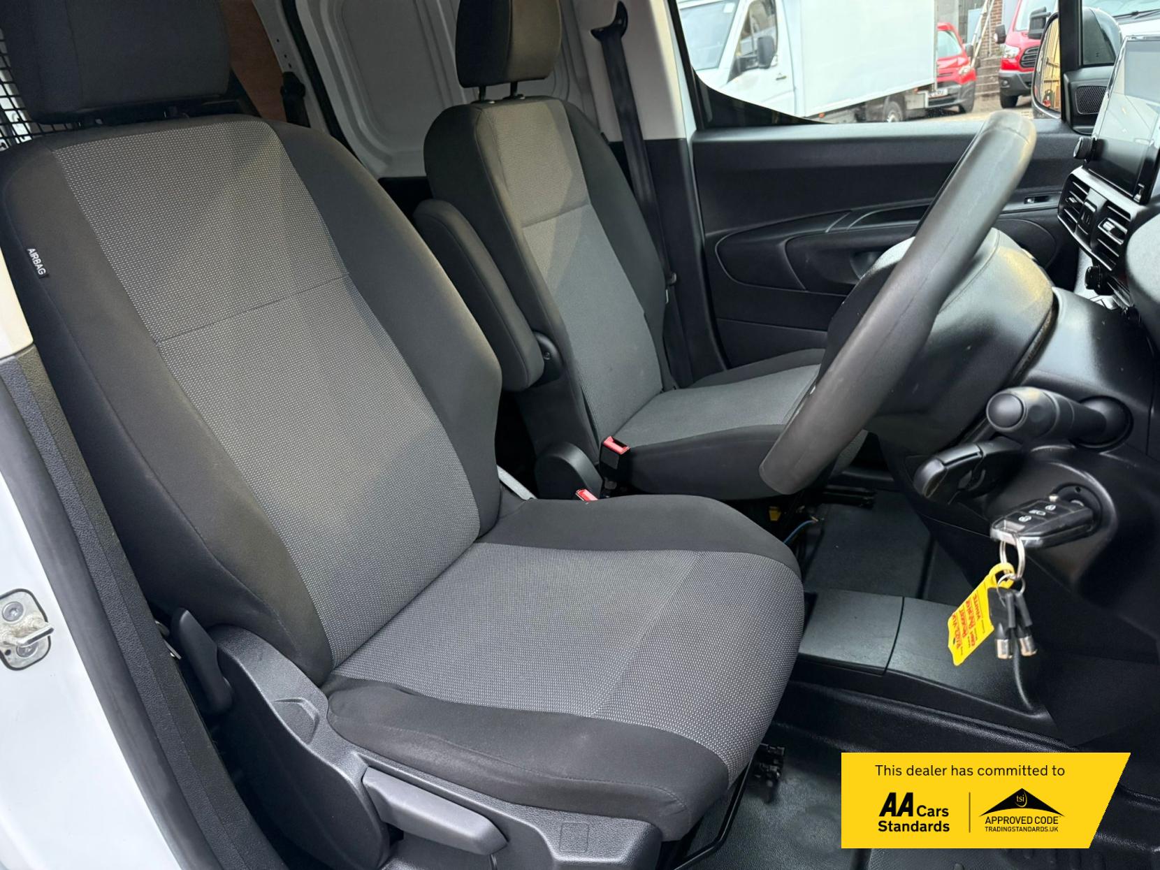 2022 Peugeot Partner 1.5 BlueHDi 850 Professional Long Crew Van Double Cab 6dr Diesel Manual LWB Euro 6 (100 bhp) - Thumbnail 18