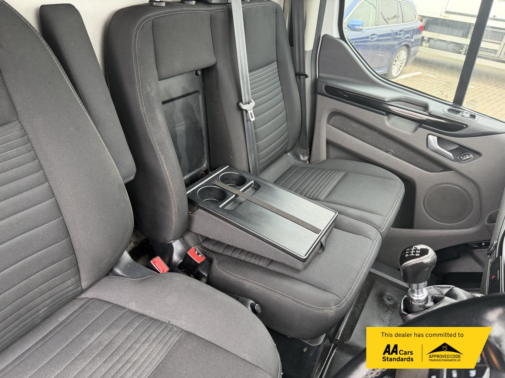 2021 Ford Transit Custom 2.0 300 EcoBlue Limited Panel Van 5dr Diesel Manual L2 H1 Euro 6 (s/s) (130 ps) - Thumbnail 21