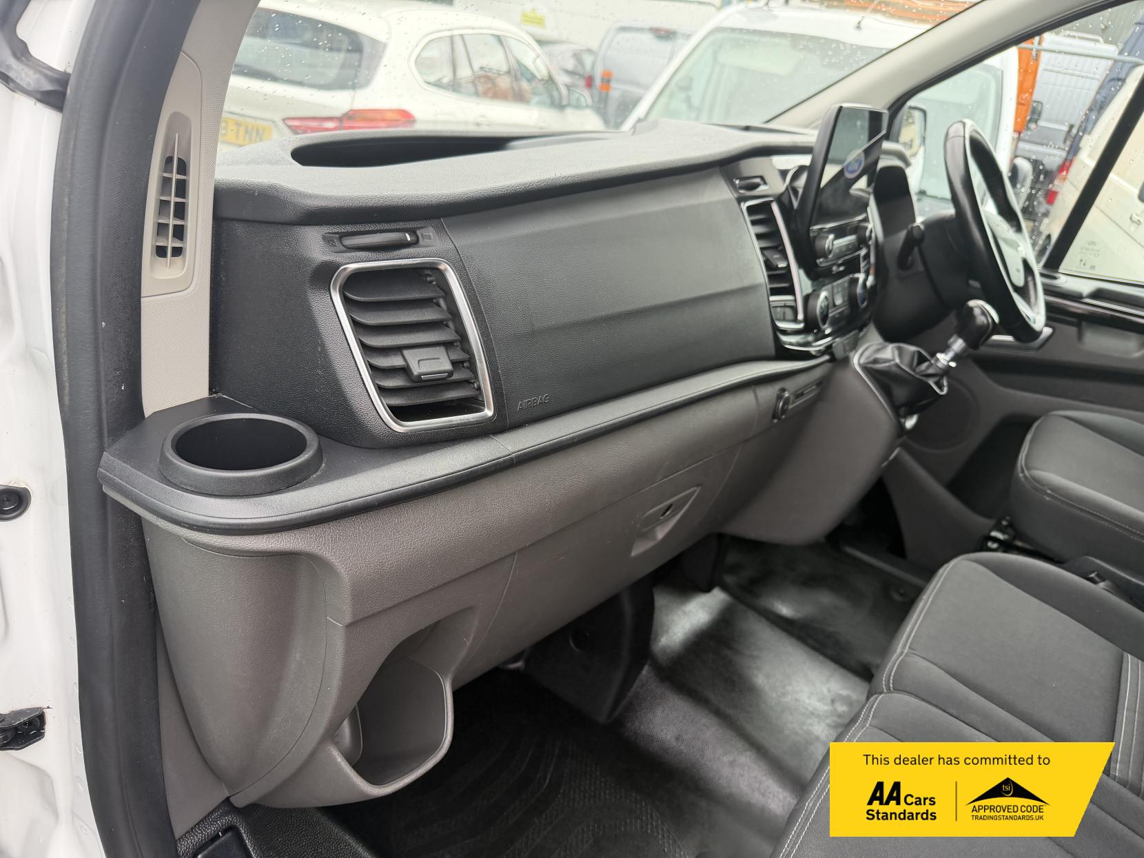 2021 Ford Transit Custom 2.0 300 EcoBlue Limited Panel Van 5dr Diesel Manual L2 H1 Euro 6 (s/s) (130 ps) - Thumbnail 25