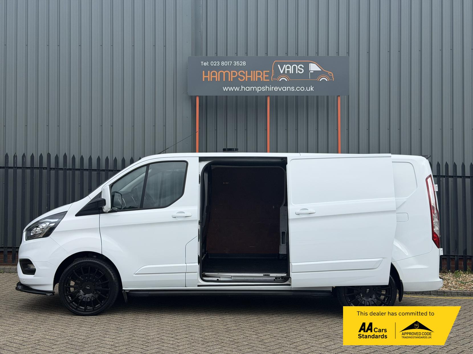 2021 Ford Transit Custom 2.0 300 EcoBlue Limited Panel Van 5dr Diesel Manual L2 H1 Euro 6 (s/s) (130 ps) - Thumbnail 7