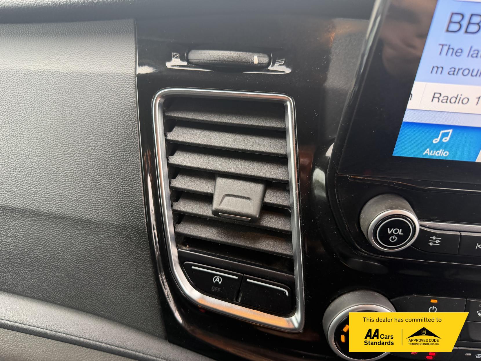 2021 Ford Transit Custom 2.0 300 EcoBlue Limited Panel Van 5dr Diesel Manual L2 H1 Euro 6 (s/s) (130 ps) - Thumbnail 30