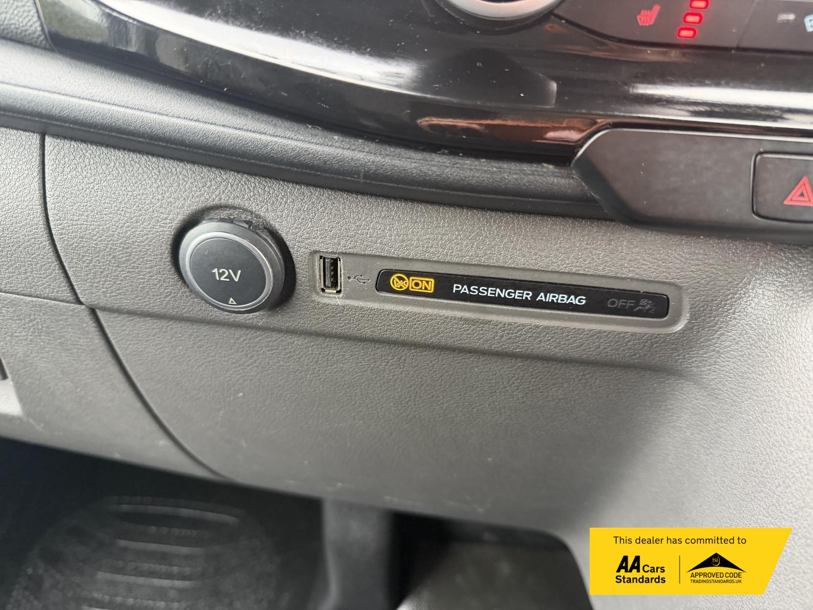 2021 Ford Transit Custom 2.0 300 EcoBlue Limited Panel Van 5dr Diesel Manual L2 H1 Euro 6 (s/s) (130 ps) - Thumbnail 33