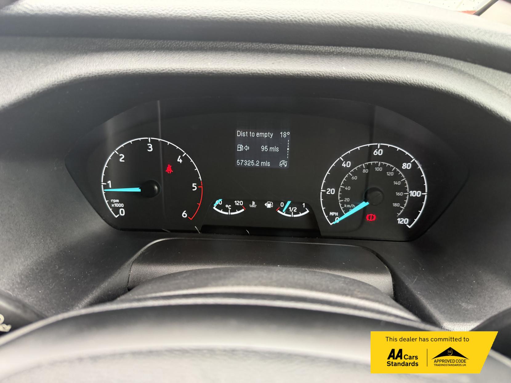 2021 Ford Transit Custom 2.0 300 EcoBlue Limited Panel Van 5dr Diesel Manual L2 H1 Euro 6 (s/s) (130 ps) - Thumbnail 38