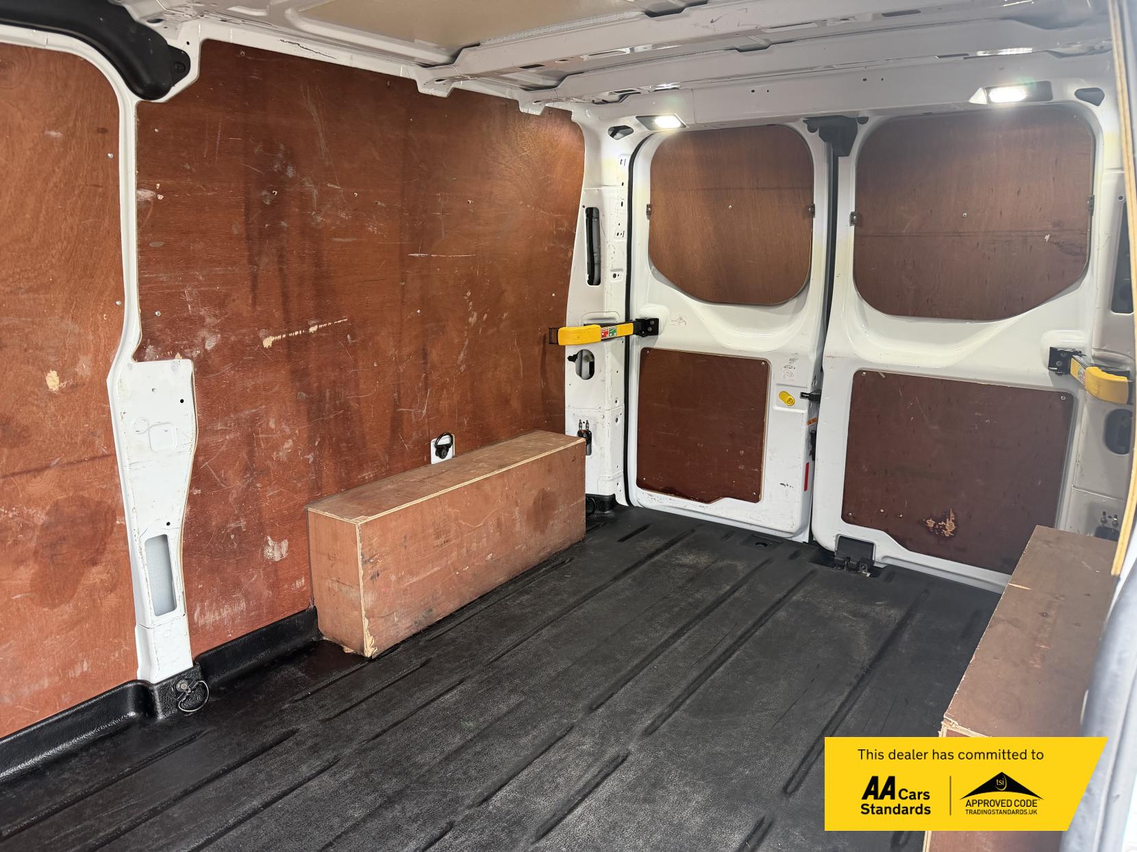 2021 Ford Transit Custom 2.0 300 EcoBlue Limited Panel Van 5dr Diesel Manual L2 H1 Euro 6 (s/s) (130 ps) - Thumbnail 16