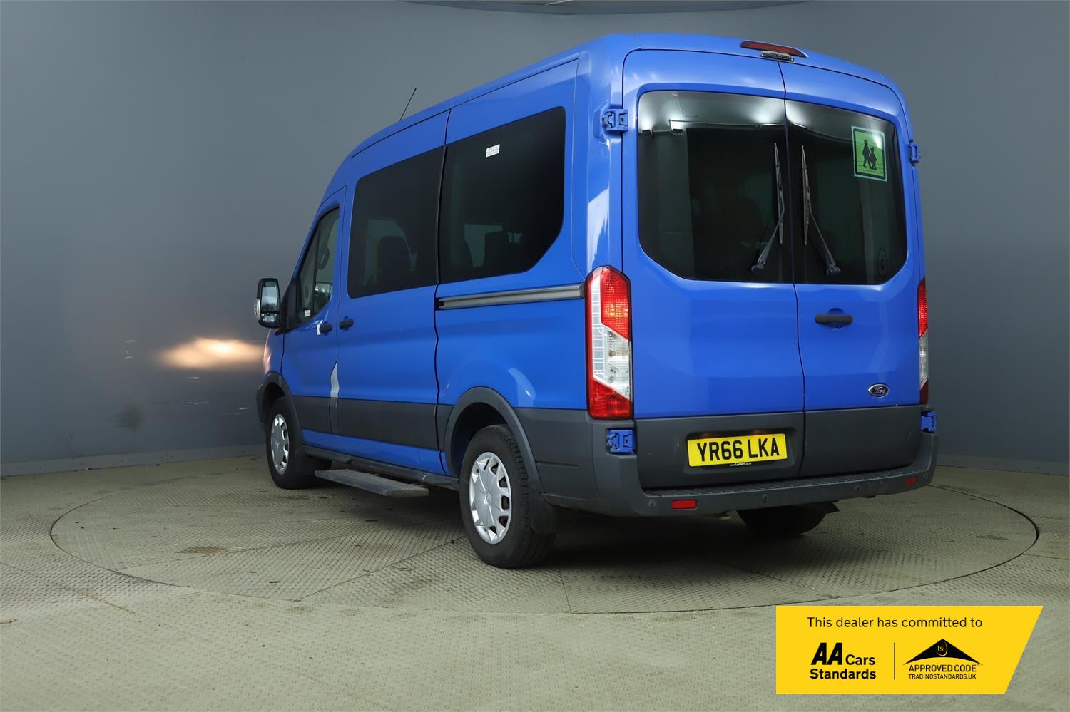 Ford Transit 2.2 TDCi 350 HDT Trend Minibus 4dr Diesel Manual L2 H2 (196 g/km, 123 bhp)
