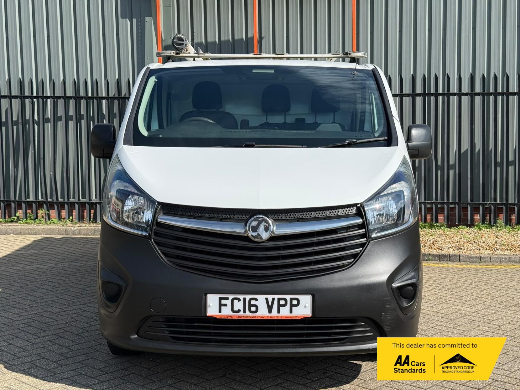 2016 Vauxhall Vivaro 1.6 CDTi 2900 ecoFLEX Panel Van 5dr Diesel Manual L1 H1 Euro 5 (s/s) (90 ps) - Thumbnail 8
