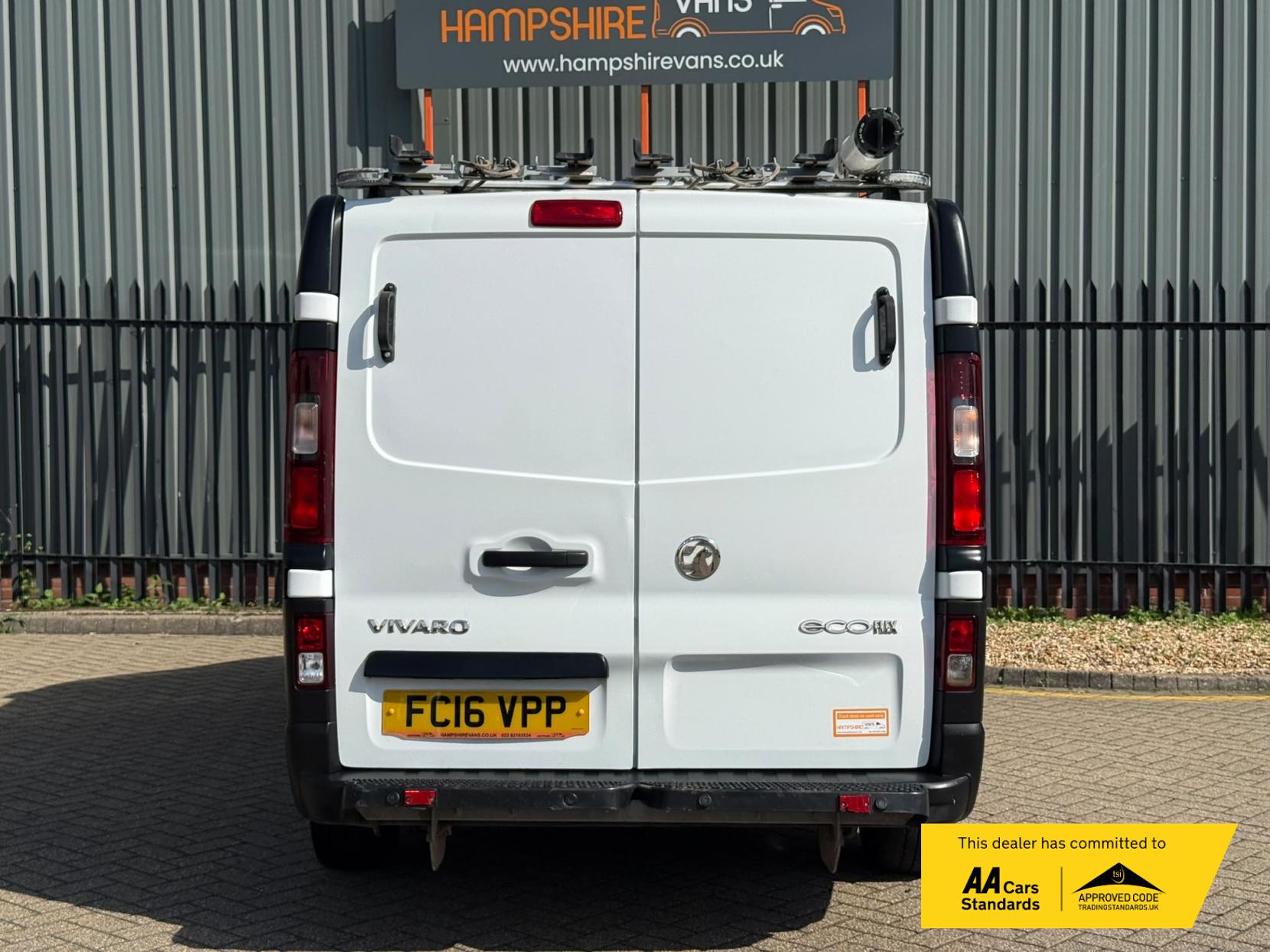 2016 Vauxhall Vivaro 1.6 CDTi 2900 ecoFLEX Panel Van 5dr Diesel Manual L1 H1 Euro 5 (s/s) (90 ps) - Thumbnail 9
