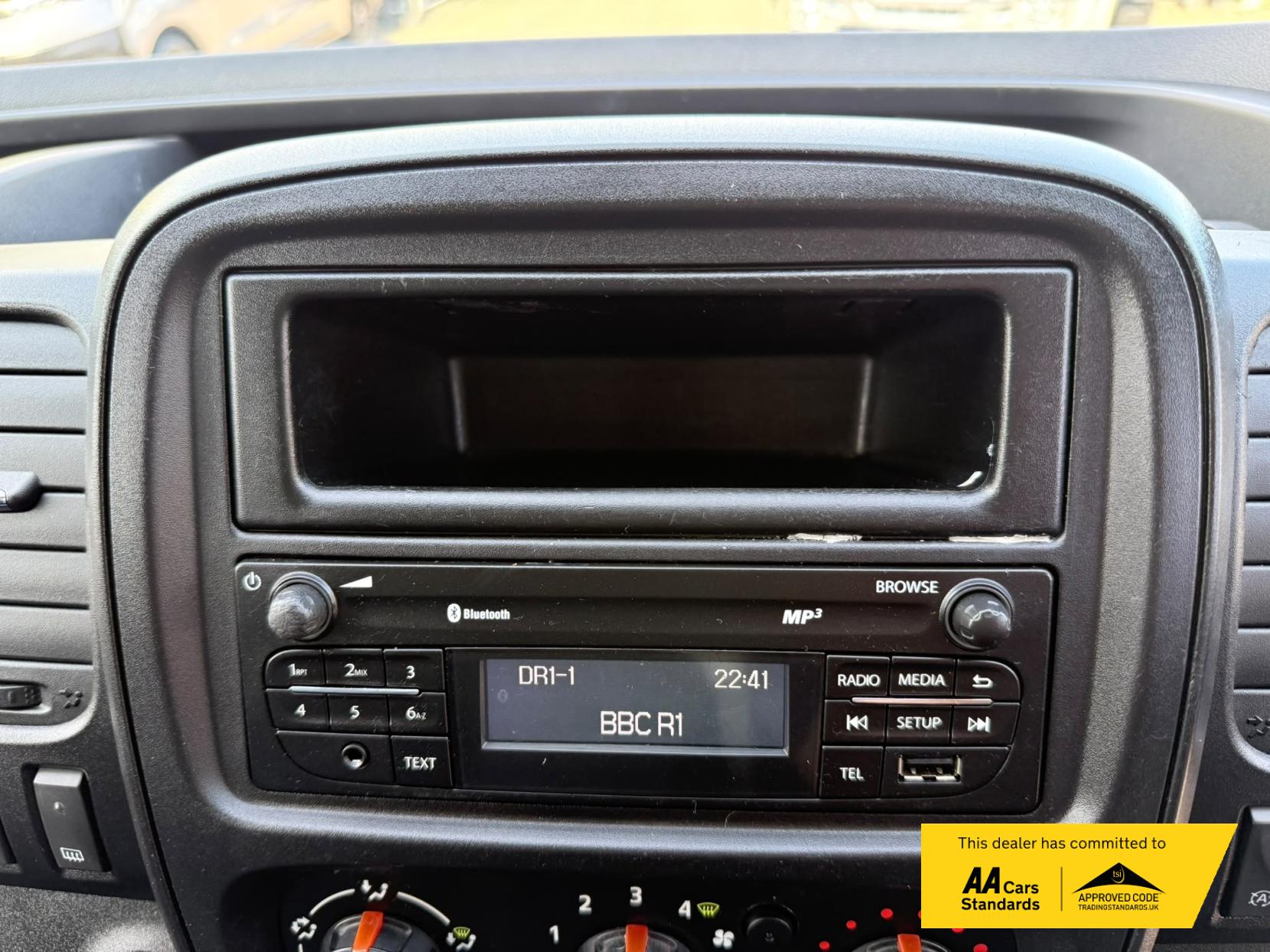2016 Vauxhall Vivaro 1.6 CDTi 2900 ecoFLEX Panel Van 5dr Diesel Manual L1 H1 Euro 5 (s/s) (90 ps) - Thumbnail 28