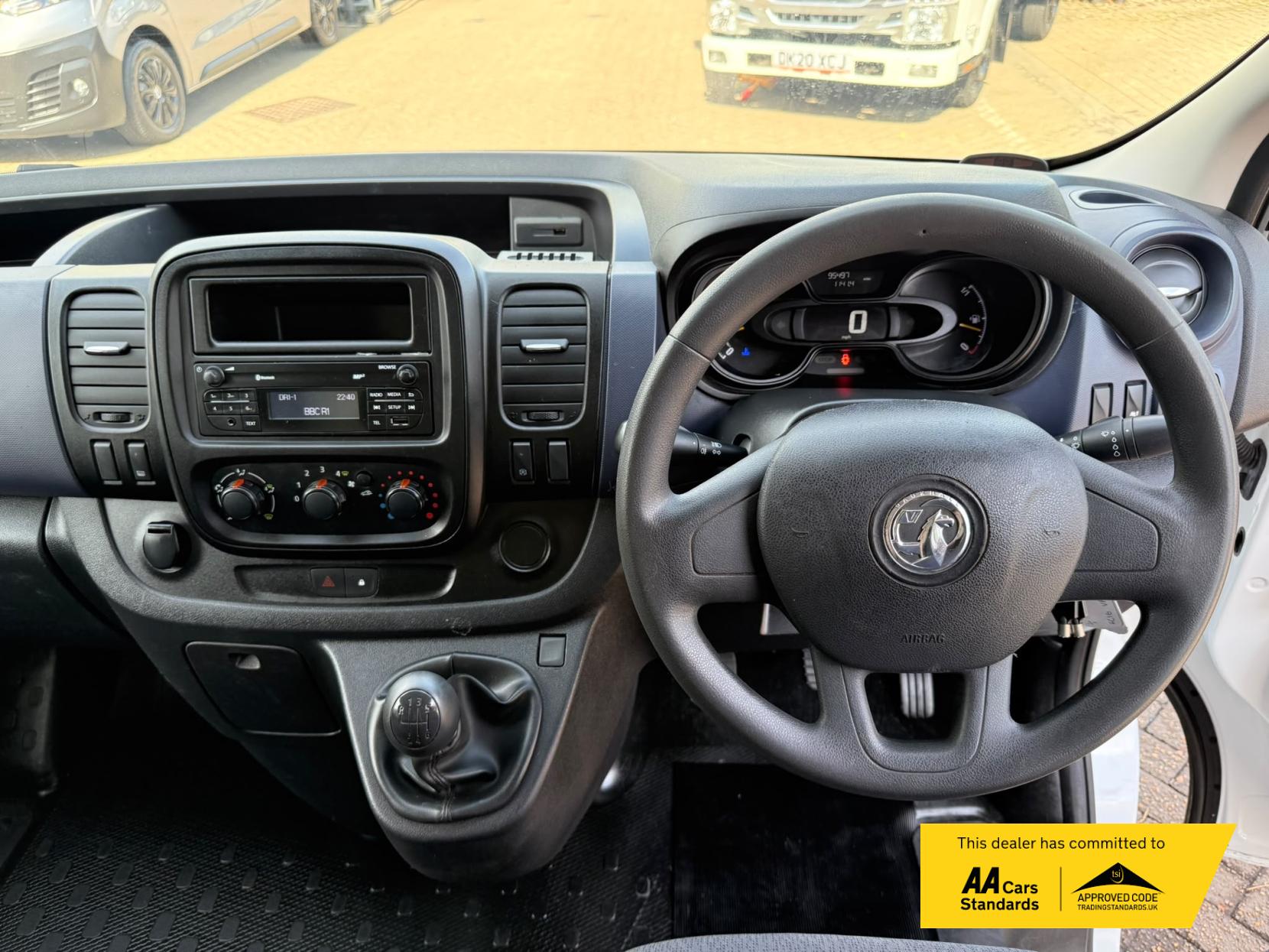 2016 Vauxhall Vivaro 1.6 CDTi 2900 ecoFLEX Panel Van 5dr Diesel Manual L1 H1 Euro 5 (s/s) (90 ps) - Thumbnail 26