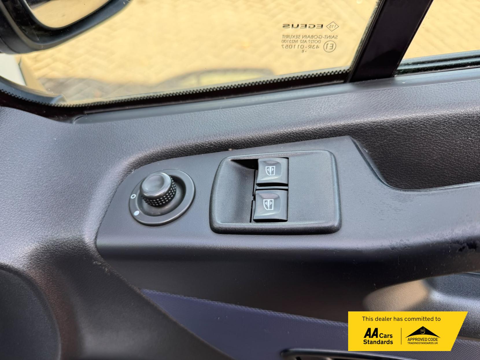 2016 Vauxhall Vivaro 1.6 CDTi 2900 ecoFLEX Panel Van 5dr Diesel Manual L1 H1 Euro 5 (s/s) (90 ps) - Thumbnail 46