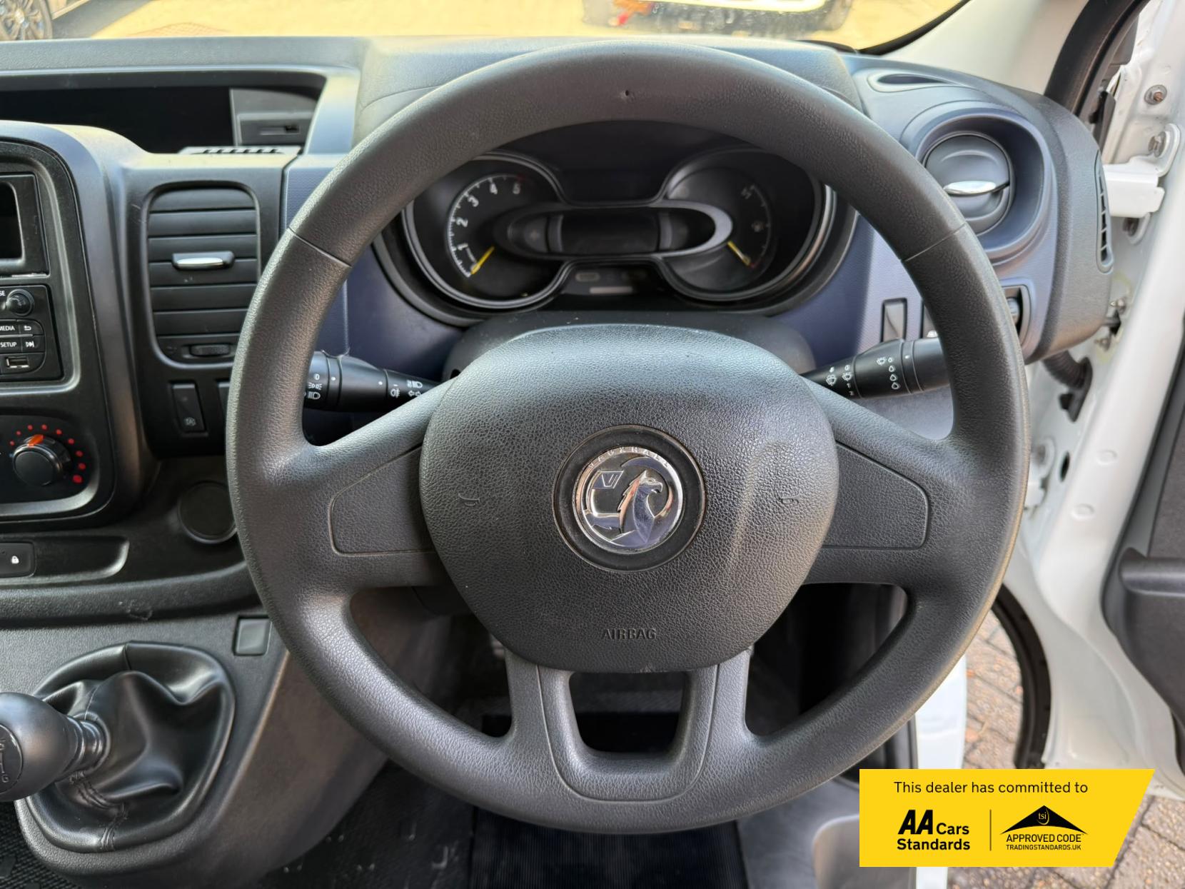 2016 Vauxhall Vivaro 1.6 CDTi 2900 ecoFLEX Panel Van 5dr Diesel Manual L1 H1 Euro 5 (s/s) (90 ps) - Thumbnail 40