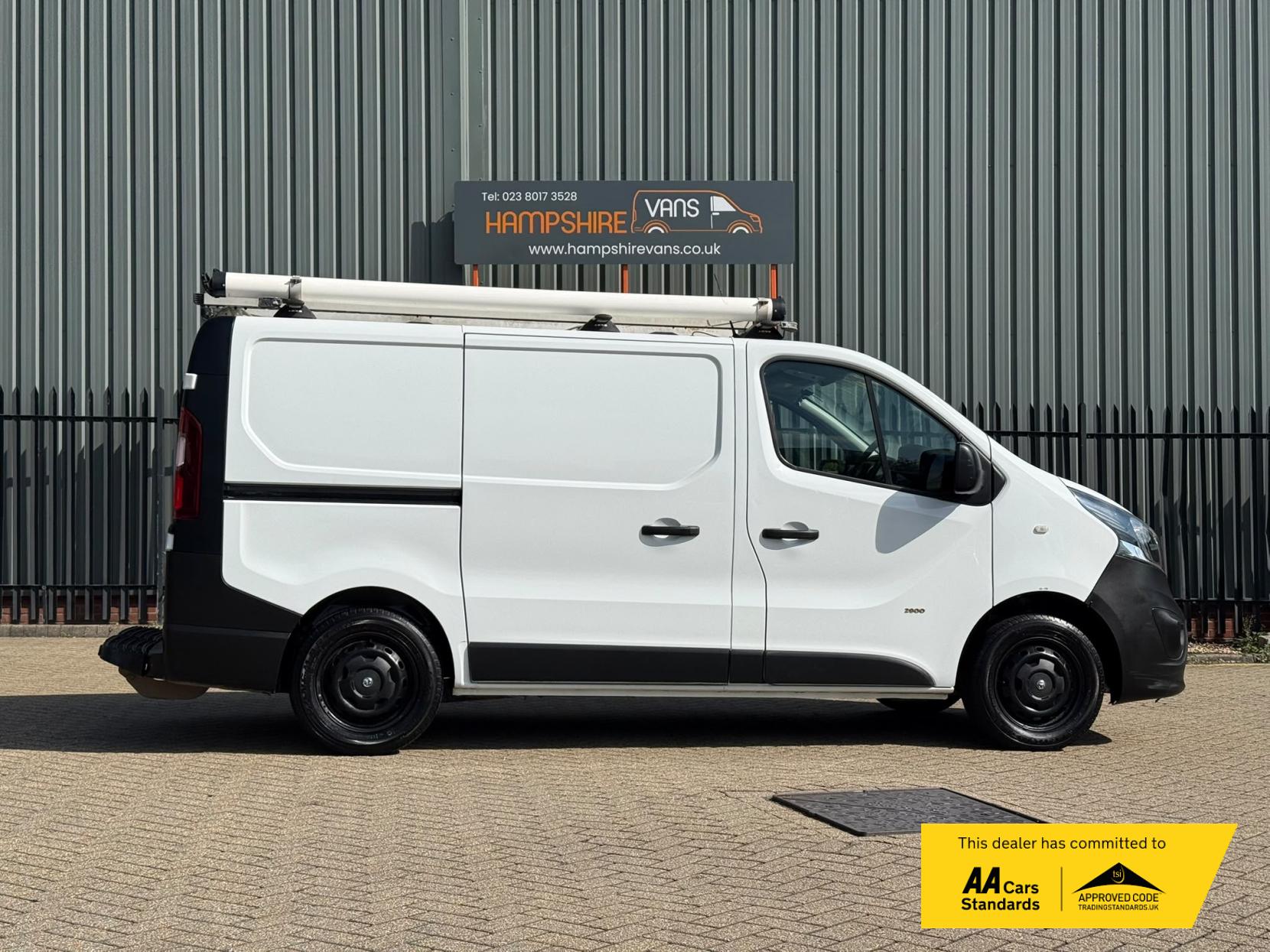 2016 Vauxhall Vivaro 1.6 CDTi 2900 ecoFLEX Panel Van 5dr Diesel Manual L1 H1 Euro 5 (s/s) (90 ps) - Thumbnail 7
