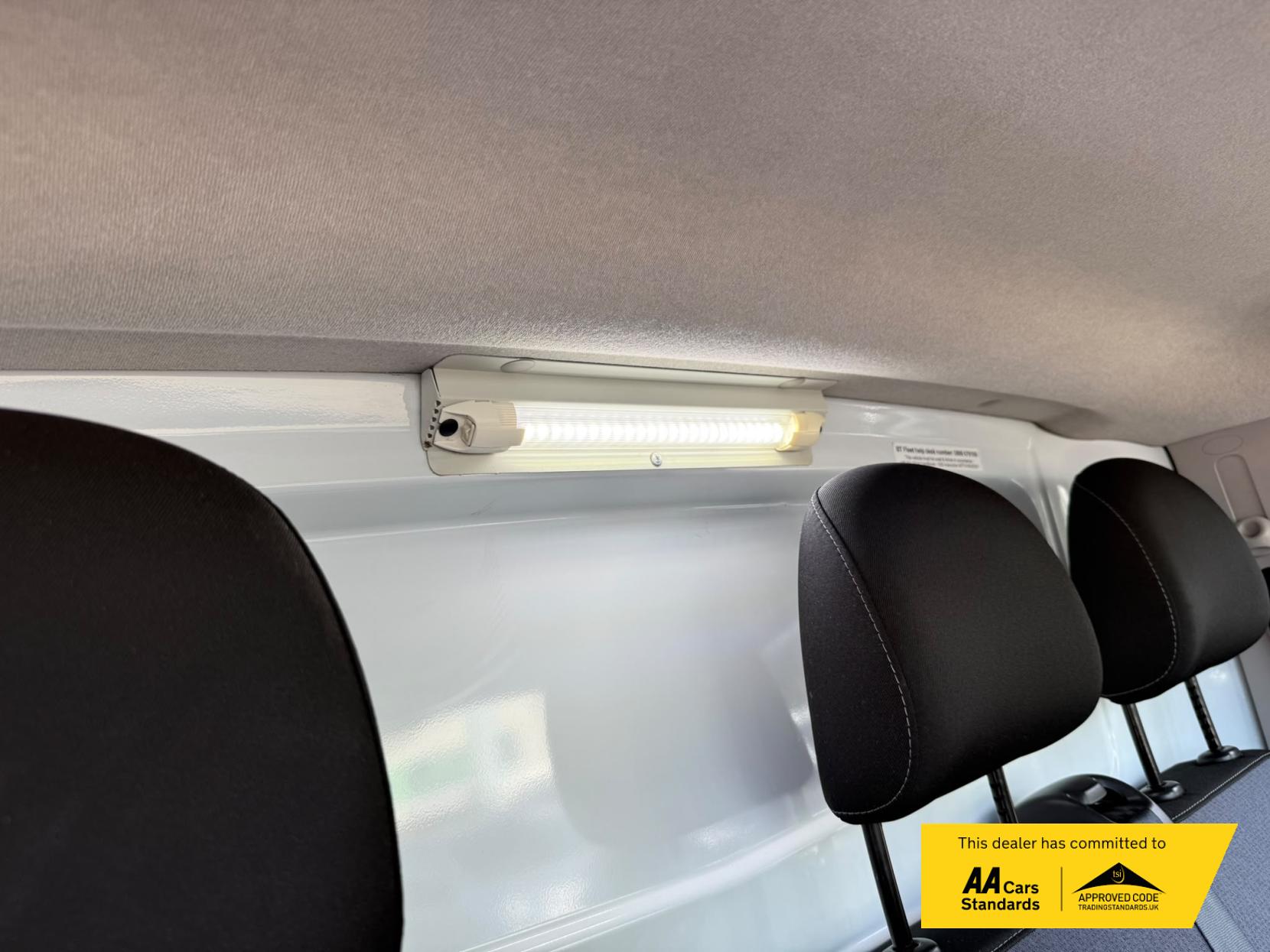 2016 Vauxhall Vivaro 1.6 CDTi 2900 ecoFLEX Panel Van 5dr Diesel Manual L1 H1 Euro 5 (s/s) (90 ps) - Thumbnail 36