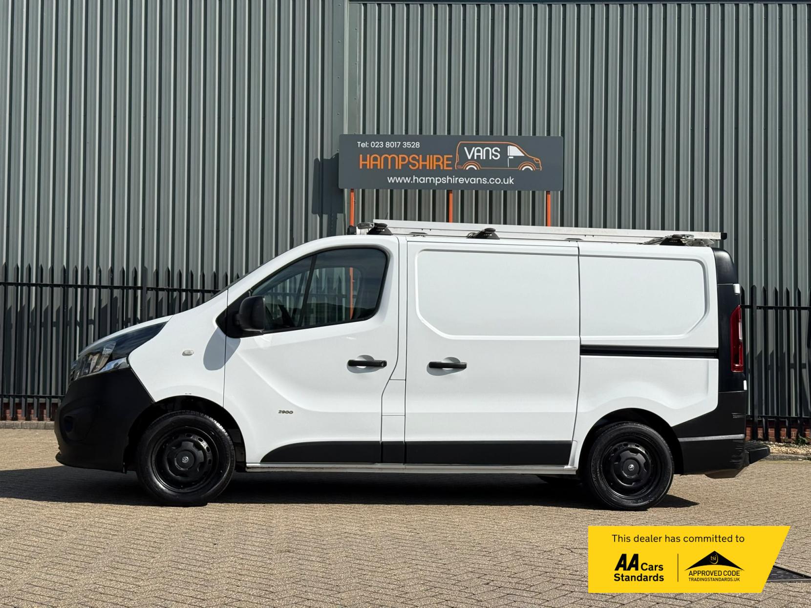 2016 Vauxhall Vivaro 1.6 CDTi 2900 ecoFLEX Panel Van 5dr Diesel Manual L1 H1 Euro 5 (s/s) (90 ps) - Thumbnail 5