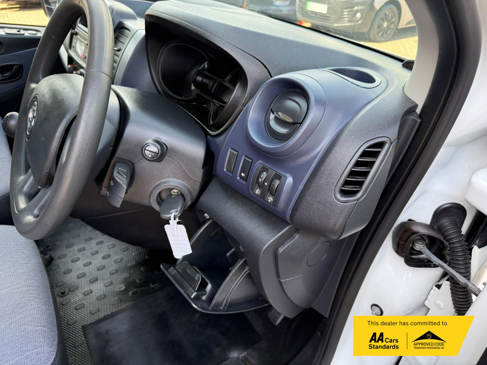 2016 Vauxhall Vivaro 1.6 CDTi 2900 ecoFLEX Panel Van 5dr Diesel Manual L1 H1 Euro 5 (s/s) (90 ps) - Thumbnail 43