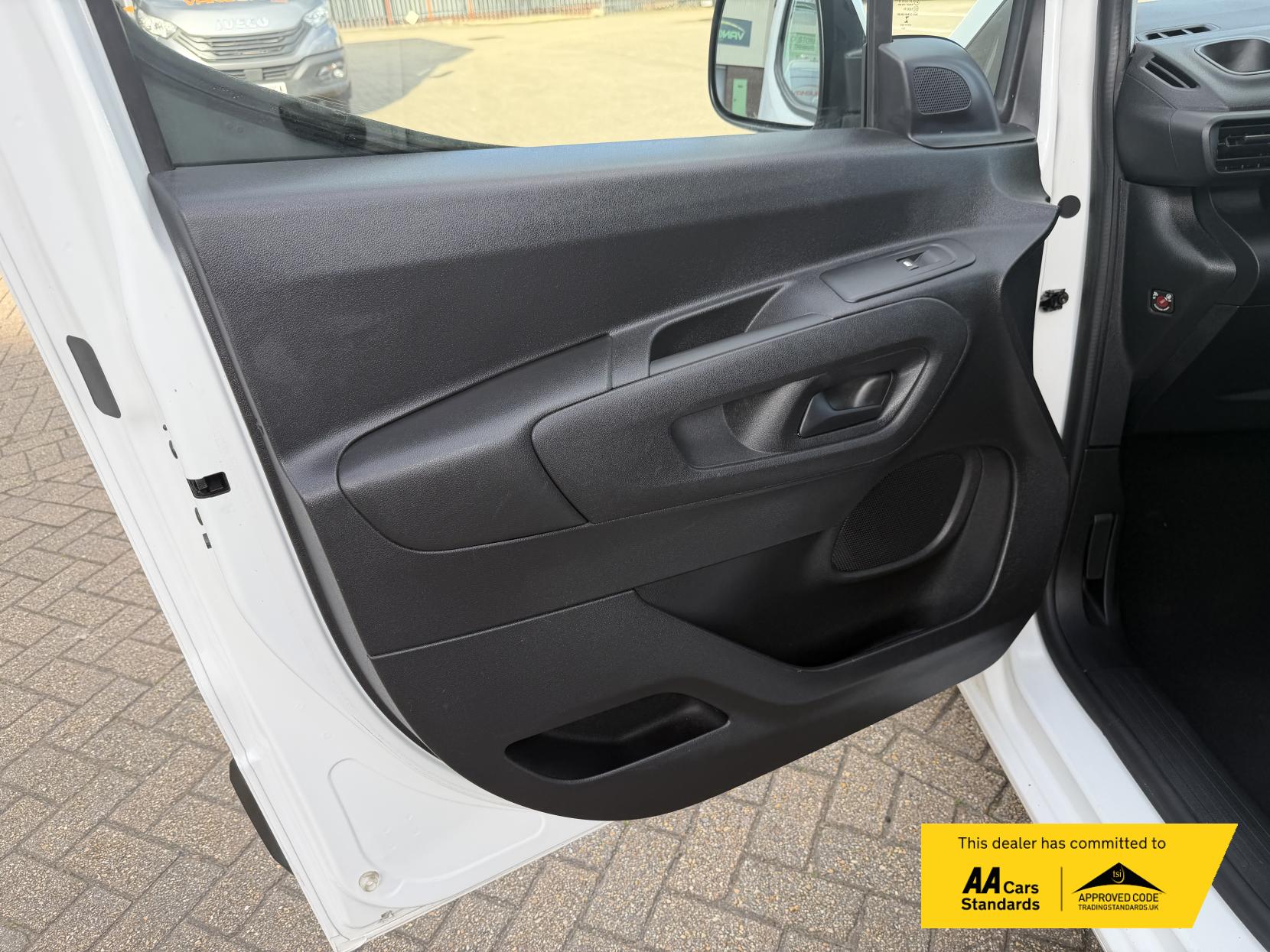 Vauxhall Combo 1.5 Turbo D 2300 Sportive Panel Van 4dr Diesel Manual L1 H1 Euro 6 (100 ps)