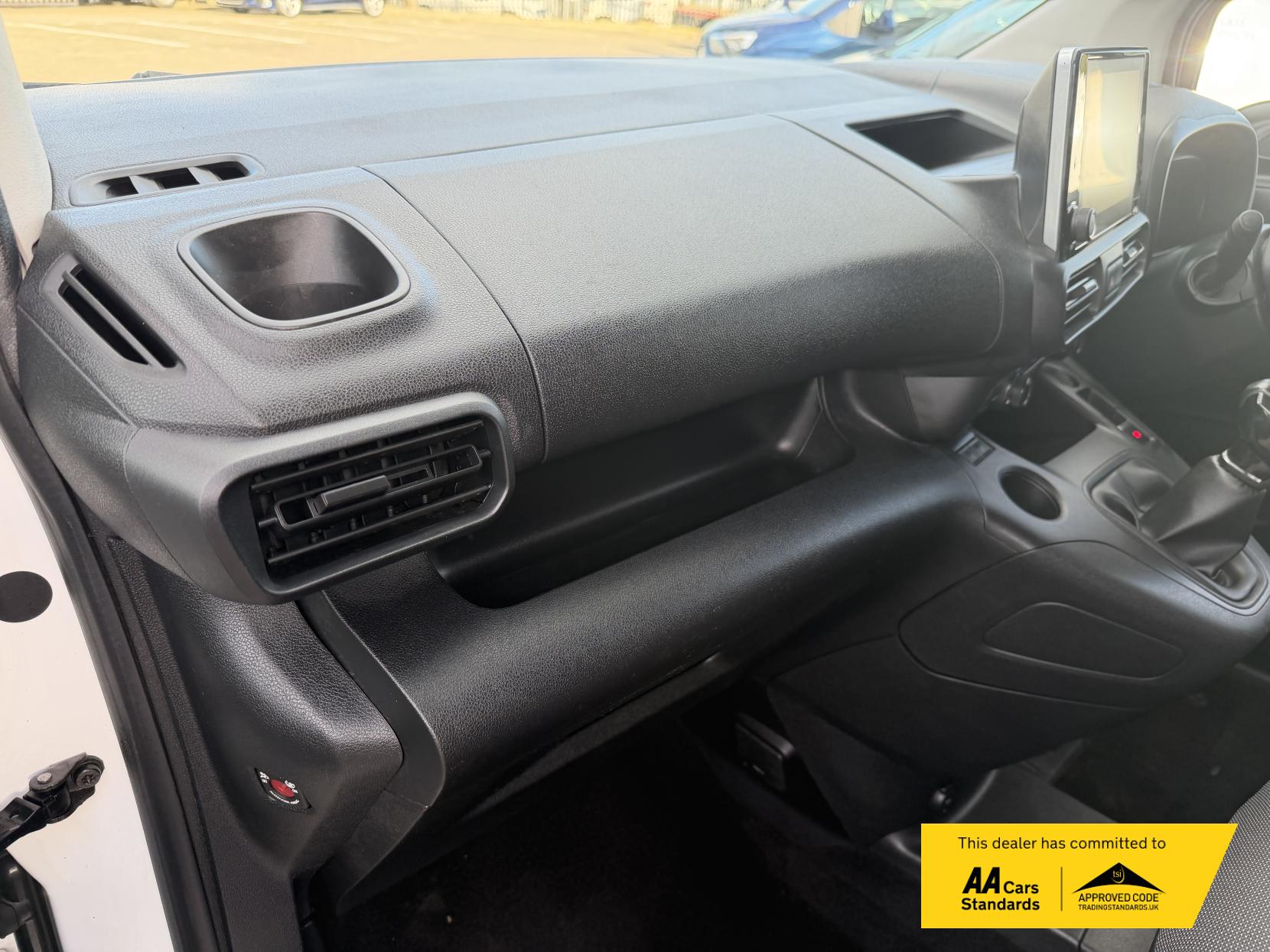 Vauxhall Combo 1.5 Turbo D 2300 Sportive Panel Van 4dr Diesel Manual L1 H1 Euro 6 (100 ps)