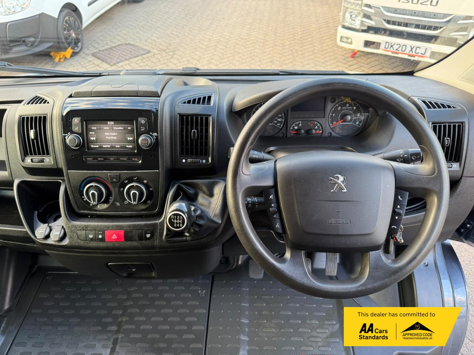 2022 Peugeot Boxer 2.2 BlueHDi 335 Professional Panel Van 5dr Diesel Manual L3 H2 Euro 6 (s/s) (140 ps) - Thumbnail 11