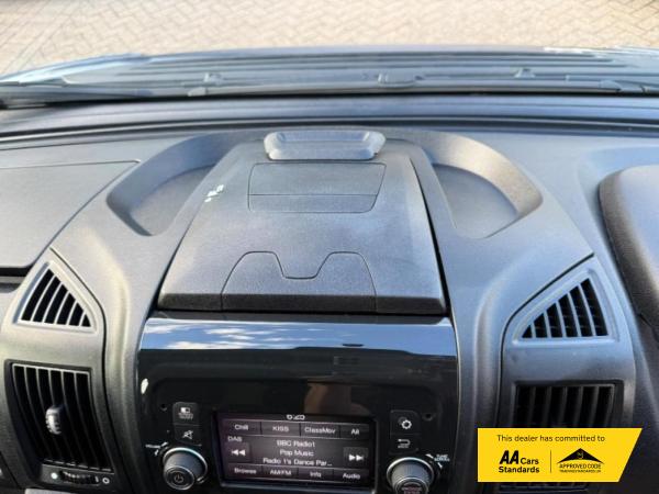 2022 Peugeot Boxer 2.2 BlueHDi 335 Professional Panel Van 5dr Diesel Manual L3 H2 Euro 6 (s/s) (140 ps) - Thumbnail 23