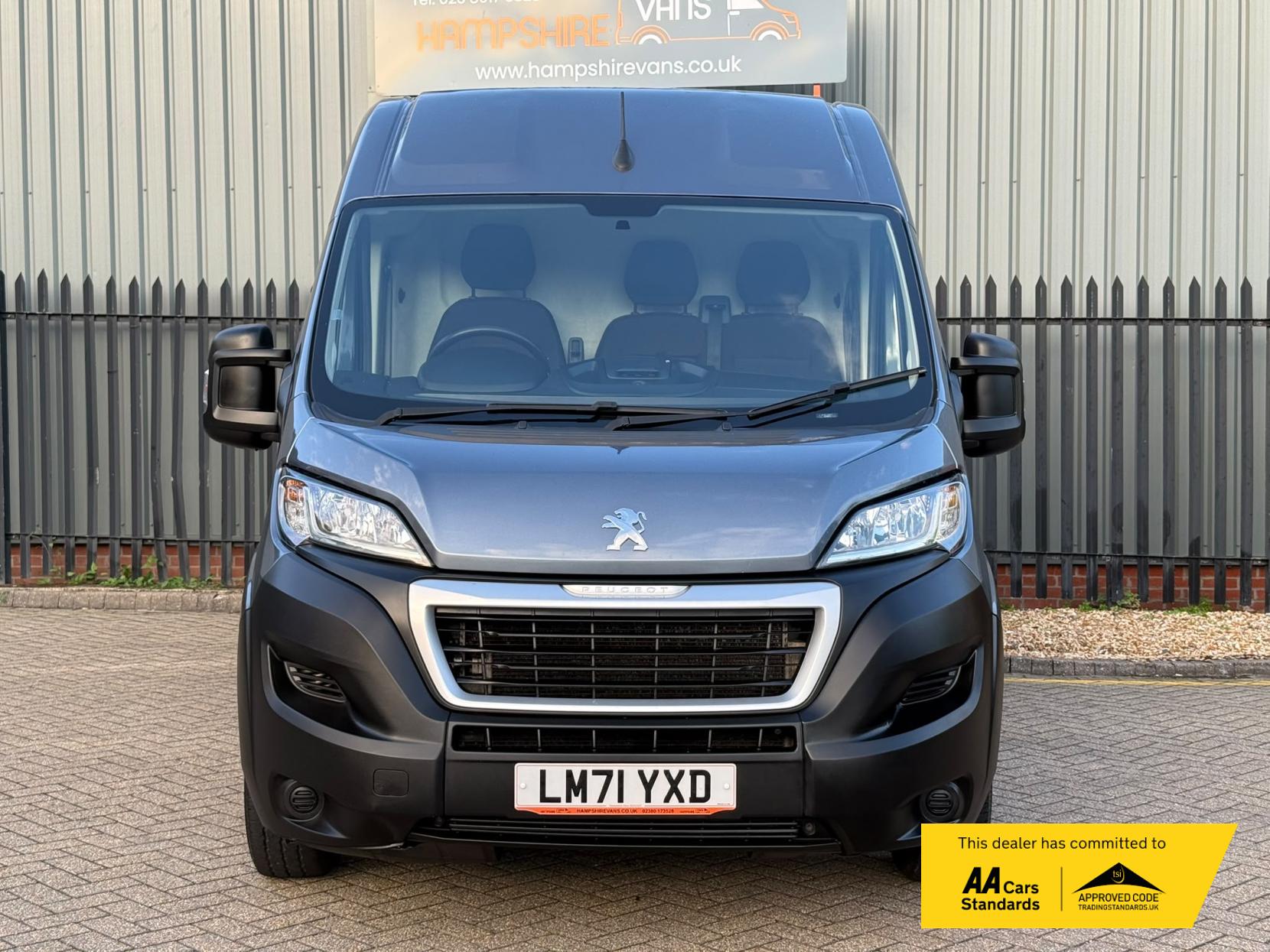 2022 Peugeot Boxer 2.2 BlueHDi 335 Professional Panel Van 5dr Diesel Manual L3 H2 Euro 6 (s/s) (140 ps) - Thumbnail 8