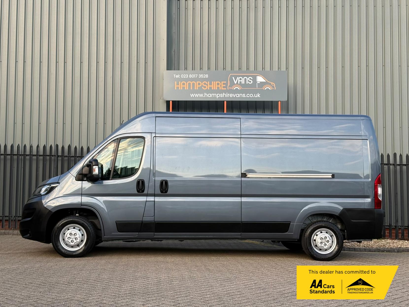 2022 Peugeot Boxer 2.2 BlueHDi 335 Professional Panel Van 5dr Diesel Manual L3 H2 Euro 6 (s/s) (140 ps) - Thumbnail 5
