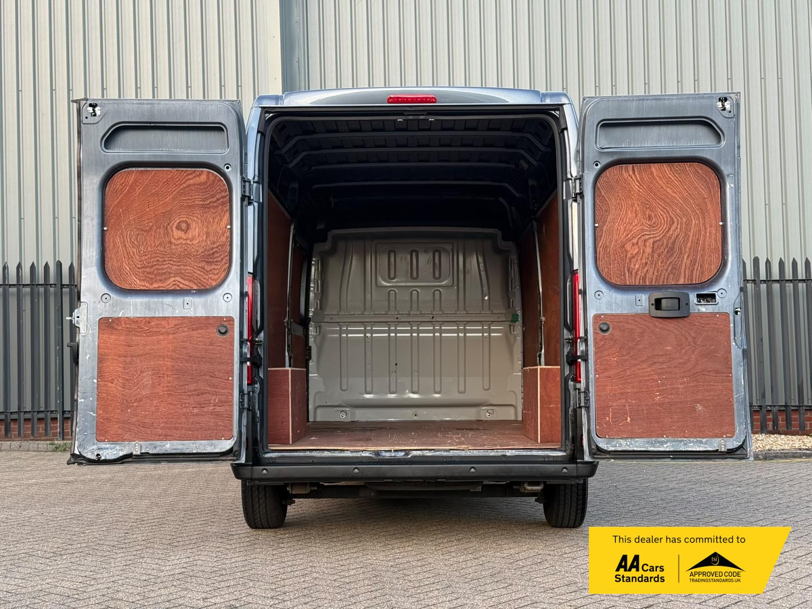 2022 Peugeot Boxer 2.2 BlueHDi 335 Professional Panel Van 5dr Diesel Manual L3 H2 Euro 6 (s/s) (140 ps) - Thumbnail 48