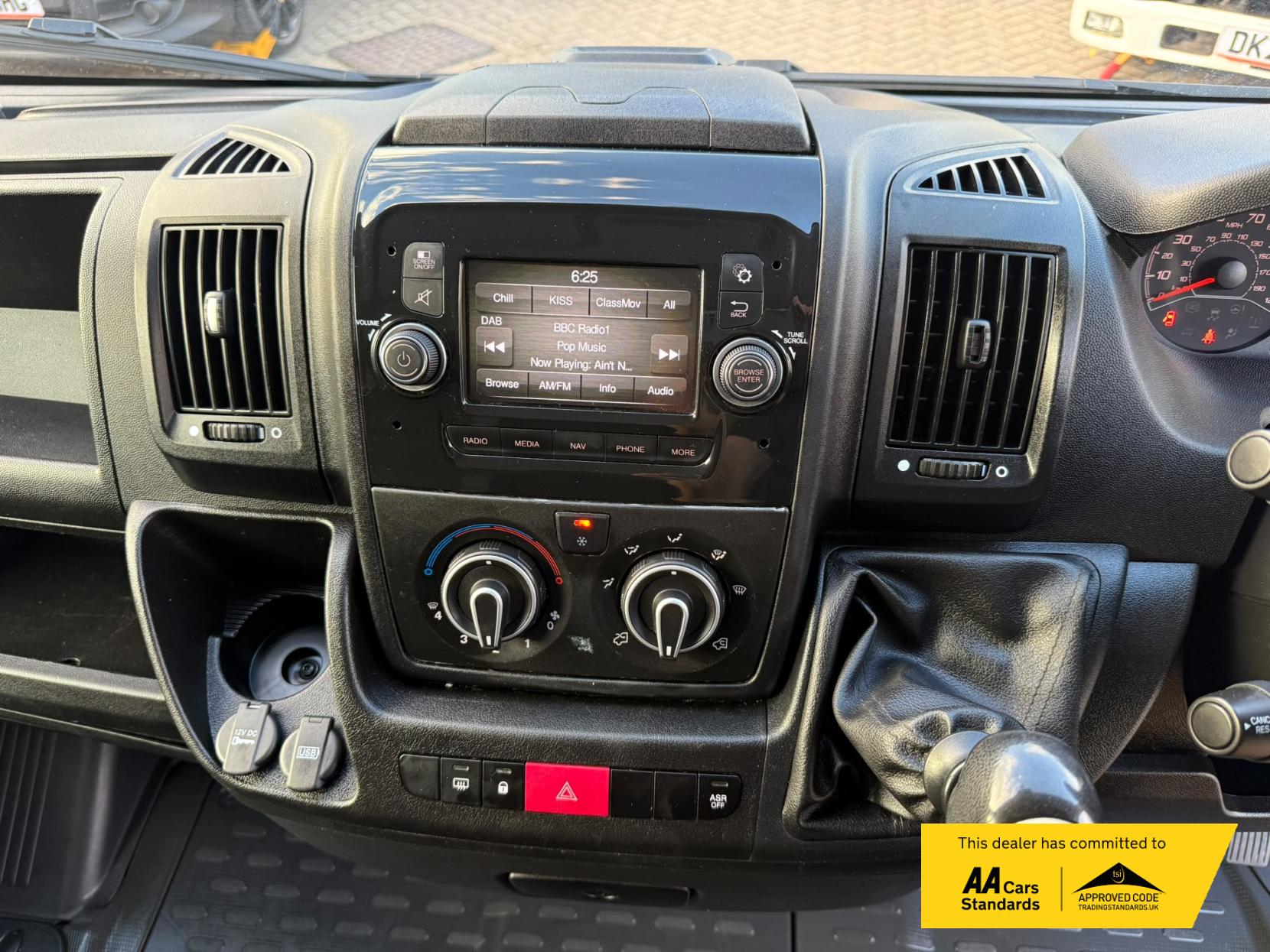 2022 Peugeot Boxer 2.2 BlueHDi 335 Professional Panel Van 5dr Diesel Manual L3 H2 Euro 6 (s/s) (140 ps) - Thumbnail 13