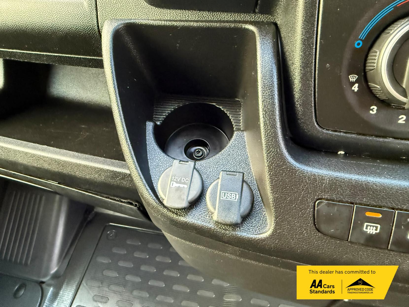 2022 Peugeot Boxer 2.2 BlueHDi 335 Professional Panel Van 5dr Diesel Manual L3 H2 Euro 6 (s/s) (140 ps) - Thumbnail 31