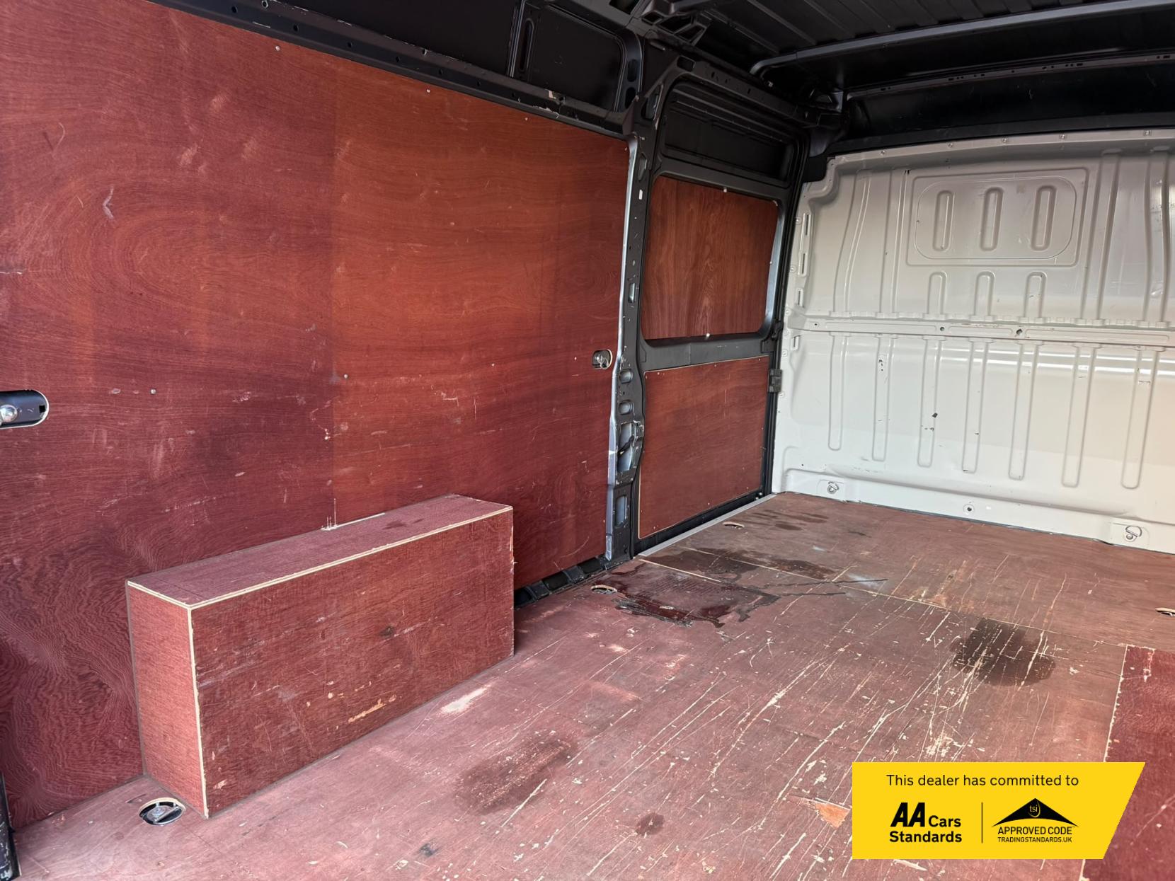 2022 Peugeot Boxer 2.2 BlueHDi 335 Professional Panel Van 5dr Diesel Manual L3 H2 Euro 6 (s/s) (140 ps) - Thumbnail 50