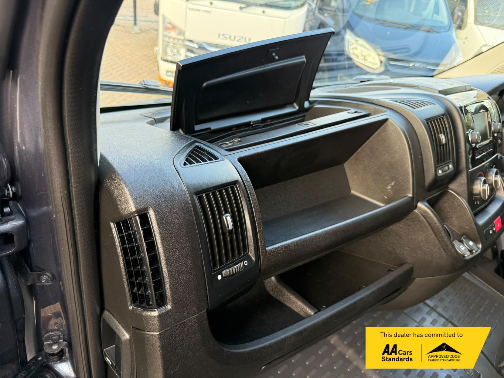 2022 Peugeot Boxer 2.2 BlueHDi 335 Professional Panel Van 5dr Diesel Manual L3 H2 Euro 6 (s/s) (140 ps) - Thumbnail 36