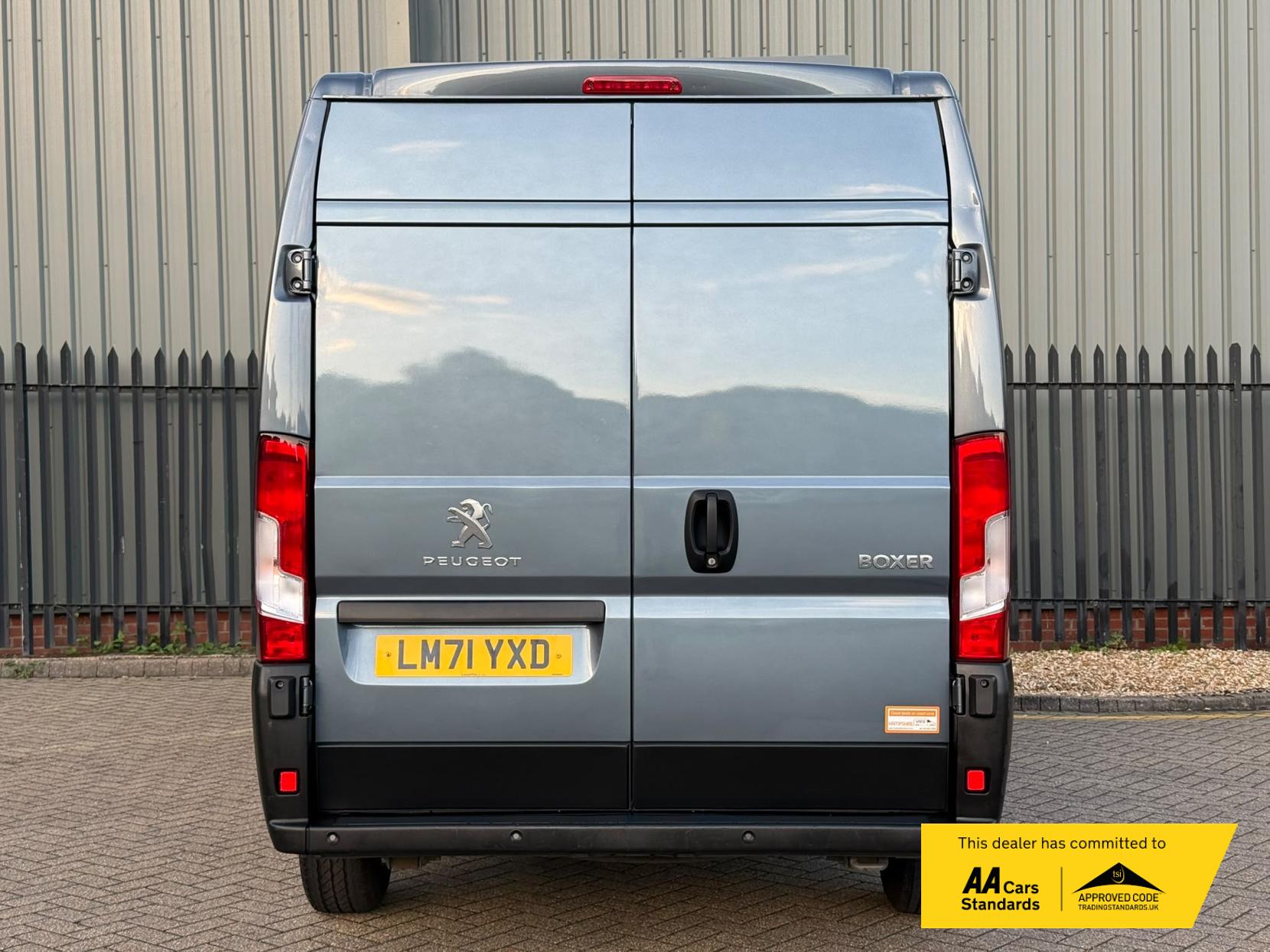 2022 Peugeot Boxer 2.2 BlueHDi 335 Professional Panel Van 5dr Diesel Manual L3 H2 Euro 6 (s/s) (140 ps) - Thumbnail 9