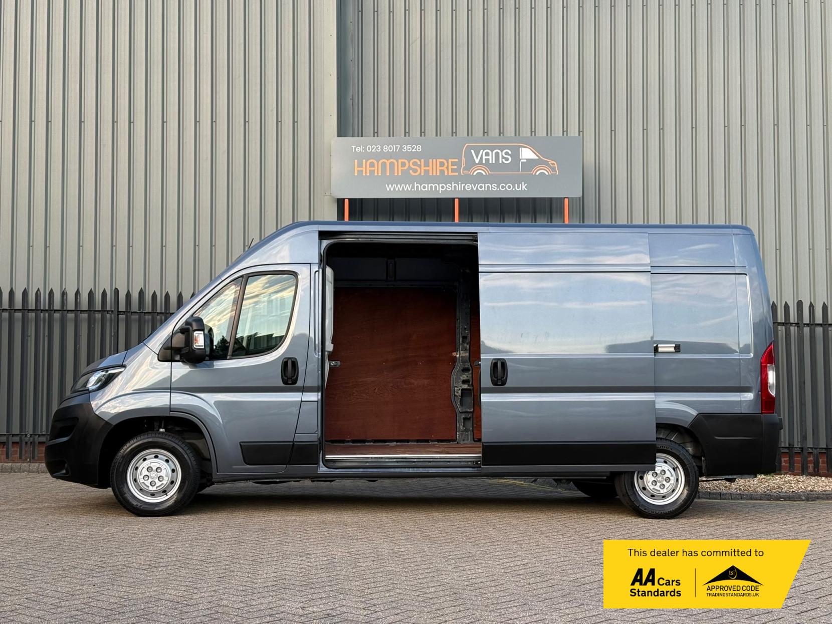 2022 Peugeot Boxer 2.2 BlueHDi 335 Professional Panel Van 5dr Diesel Manual L3 H2 Euro 6 (s/s) (140 ps) - Thumbnail 6