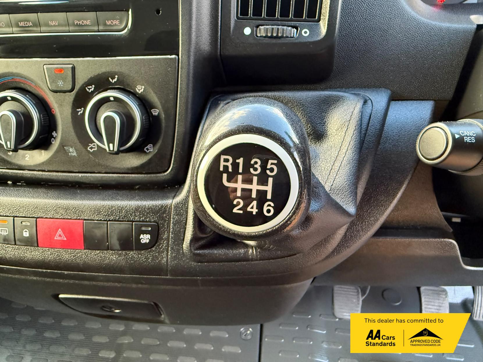 2022 Peugeot Boxer 2.2 BlueHDi 335 Professional Panel Van 5dr Diesel Manual L3 H2 Euro 6 (s/s) (140 ps) - Thumbnail 26