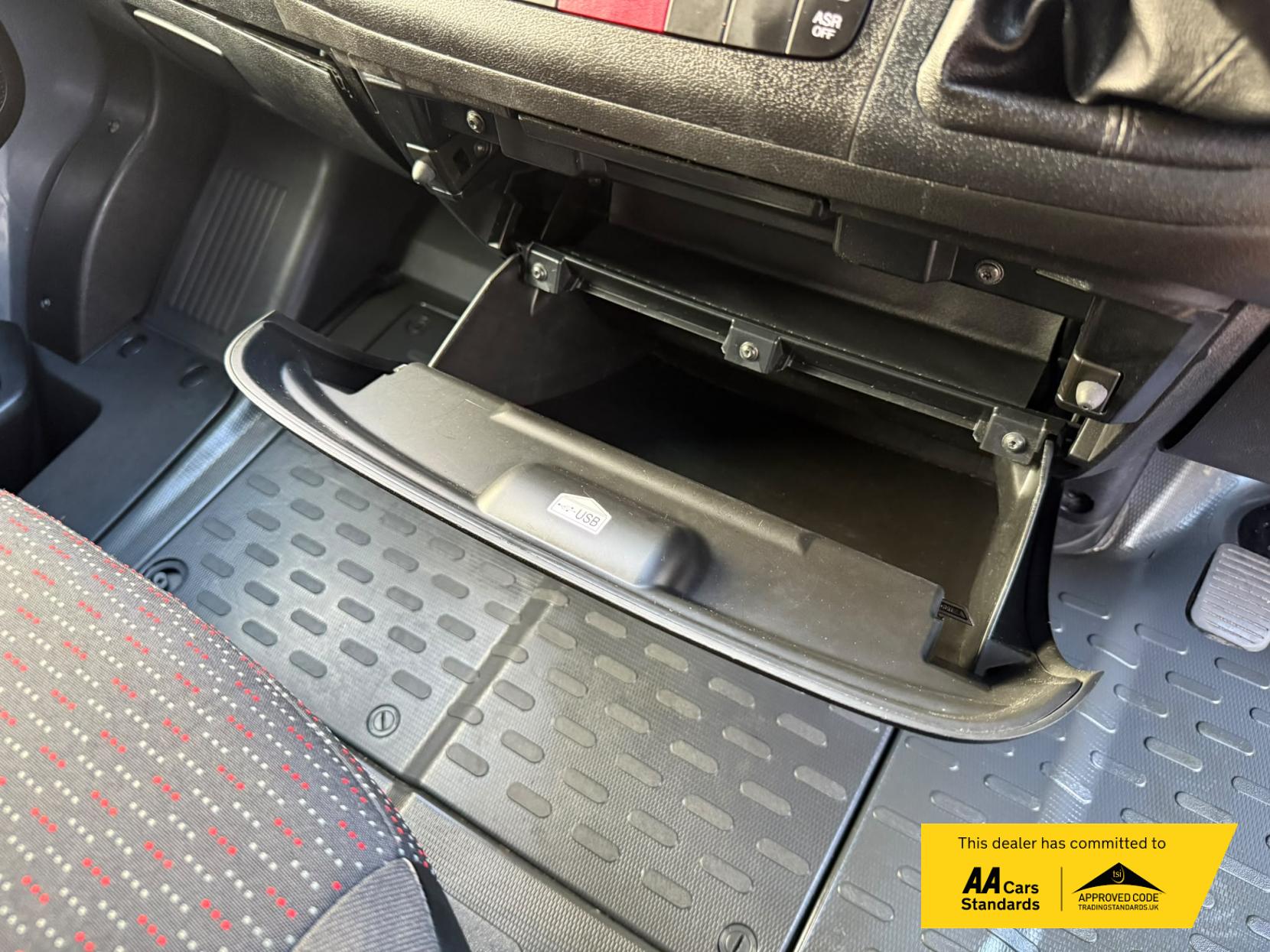 2022 Peugeot Boxer 2.2 BlueHDi 335 Professional Panel Van 5dr Diesel Manual L3 H2 Euro 6 (s/s) (140 ps) - Thumbnail 30